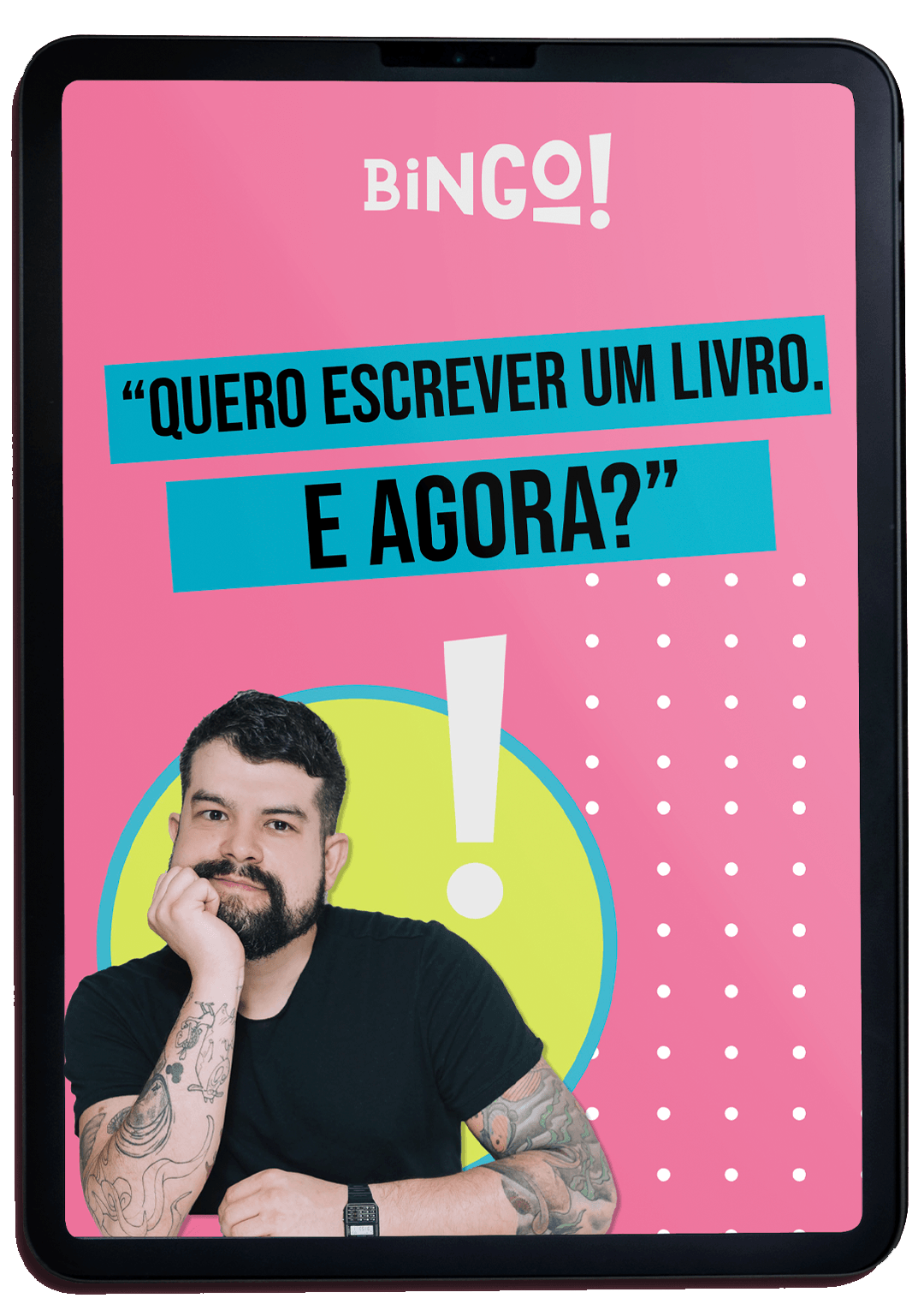 Um homem com barba está sentado em um tablet com fundo rosa.