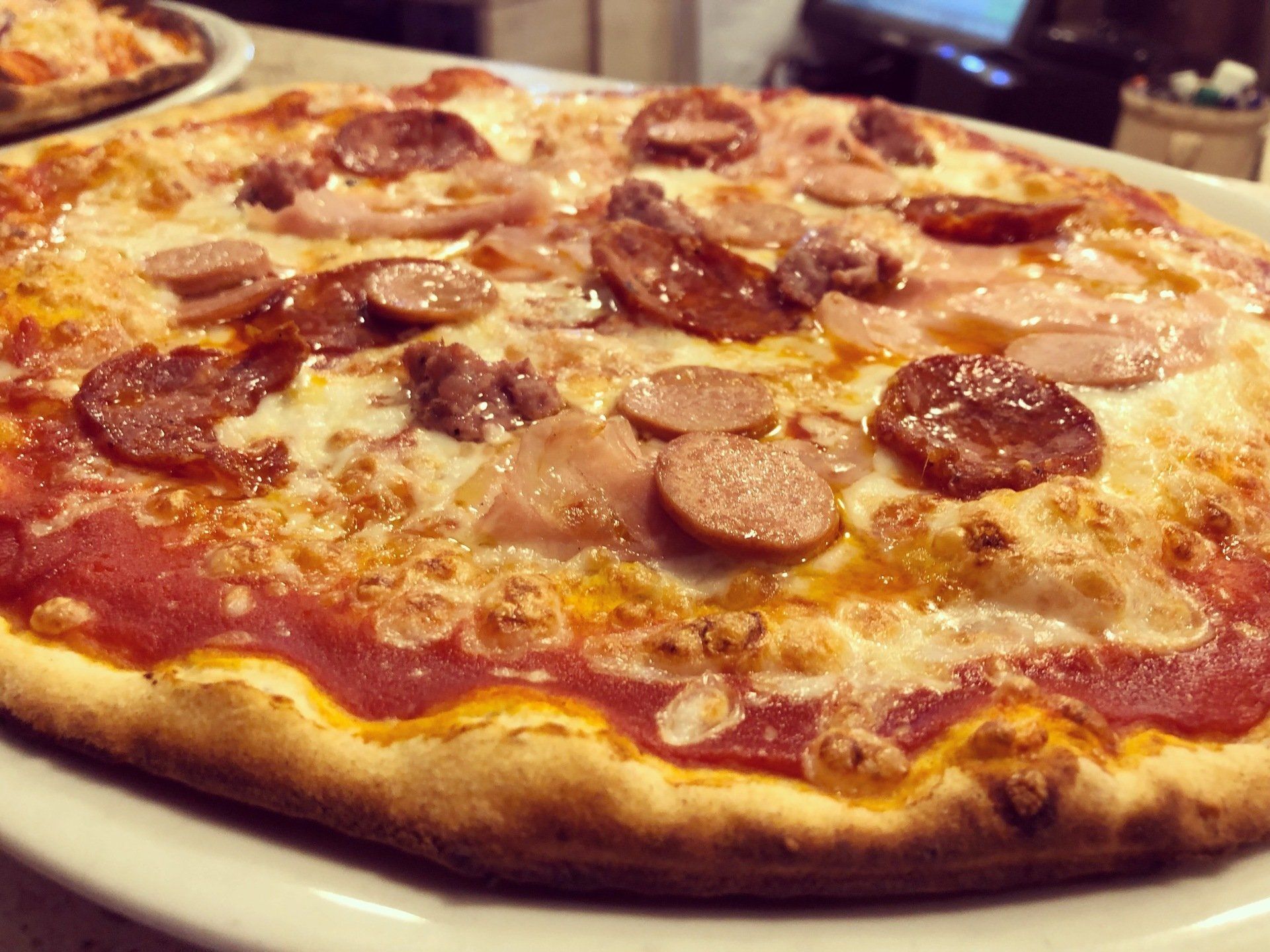 Pizza con wurstel