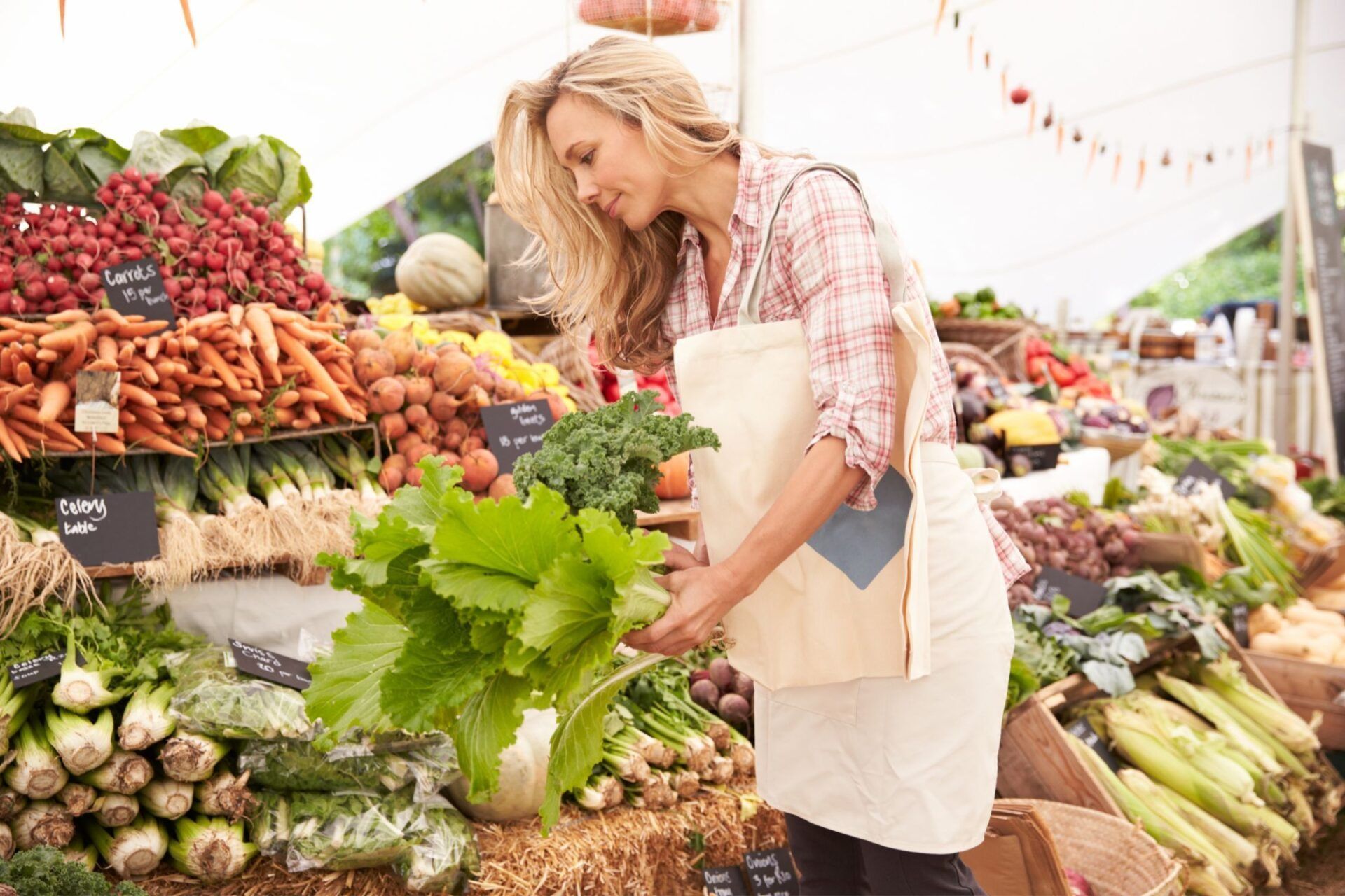 Convenient shopping and dining near Riata RV park in Weatherford TX