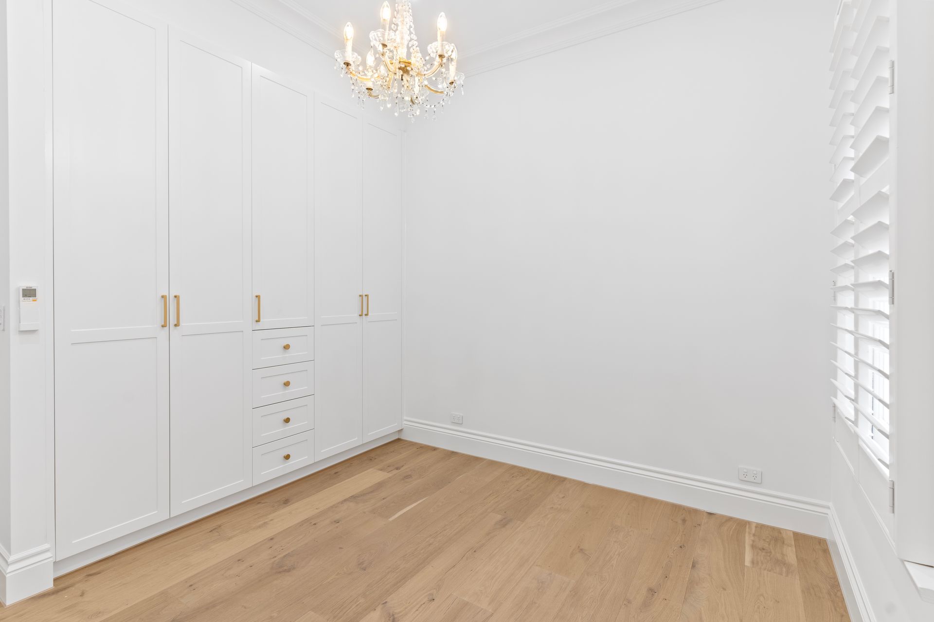 Melbourne’s trusted custom builders and renovators
We at LVN Constructions use over 30 years of expertise and knowledge to build and renovate the home of your dreams. 