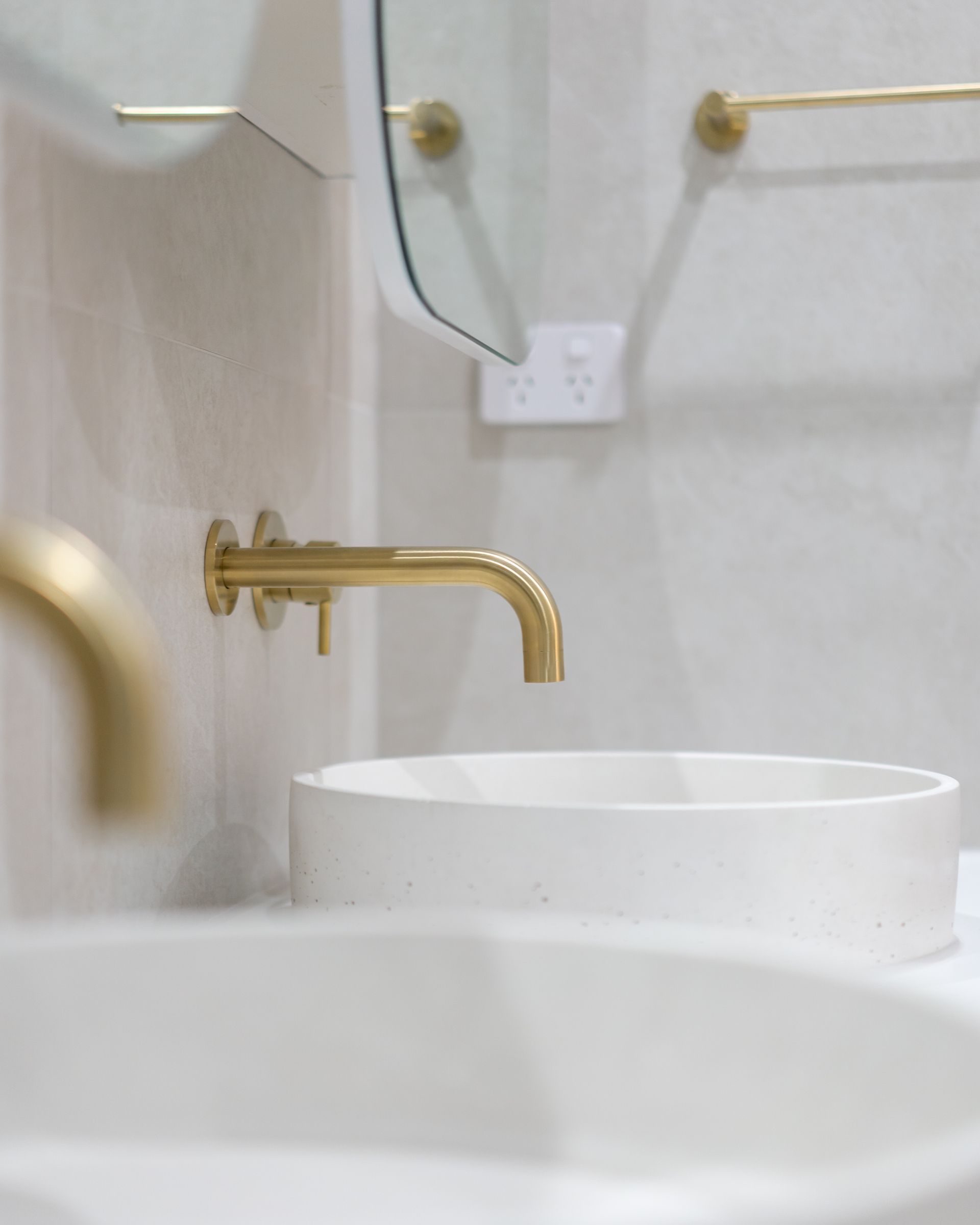 Melbourne’s trusted custom builders and renovators
We at LVN Constructions use over 30 years of expertise and knowledge to build and renovate the home of your dreams. 
