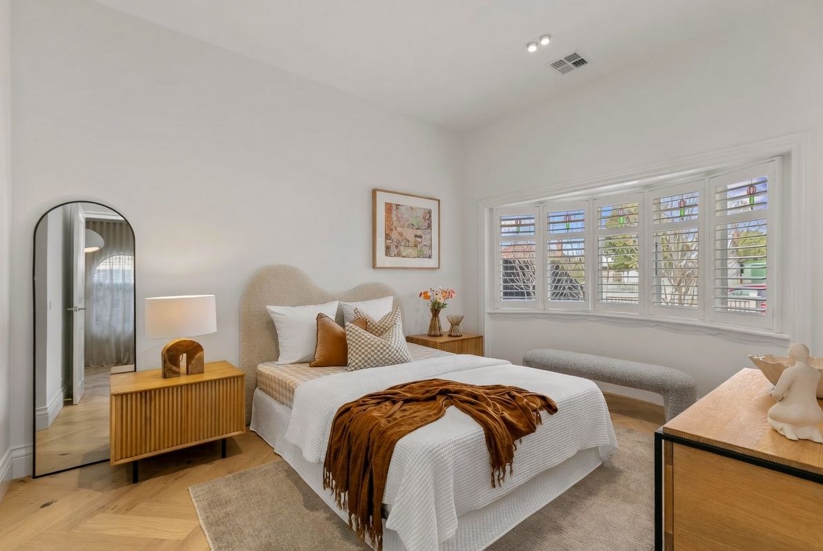 Melbourne’s trusted custom builders and renovators
We at LVN Constructions use over 30 years of expertise and knowledge to build and renovate the home of your dreams. 