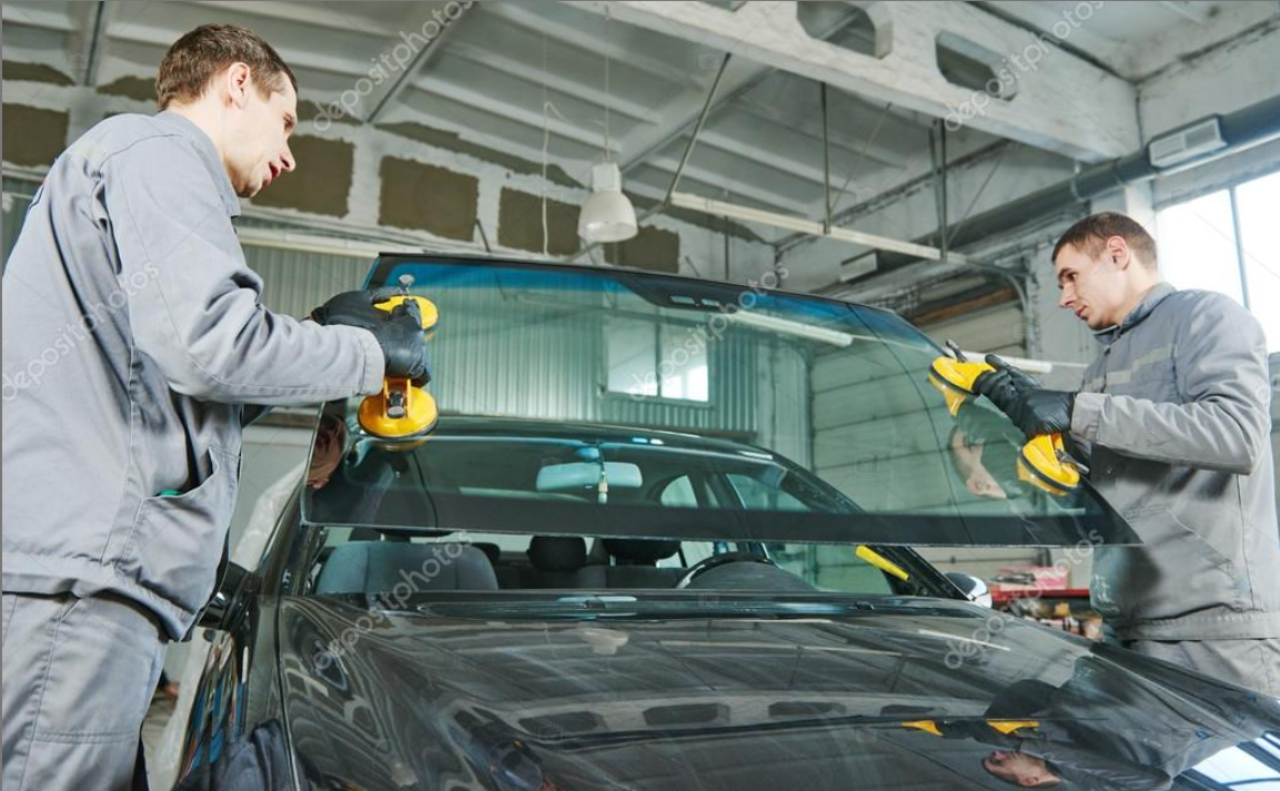 Mobile windshield replacement service in Delano, CA.
