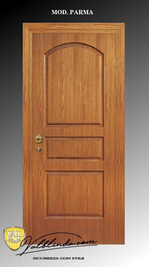 Porta d'ingresso in legno con pannelli, parte superiore ad arco, pomello in ottone e scritta