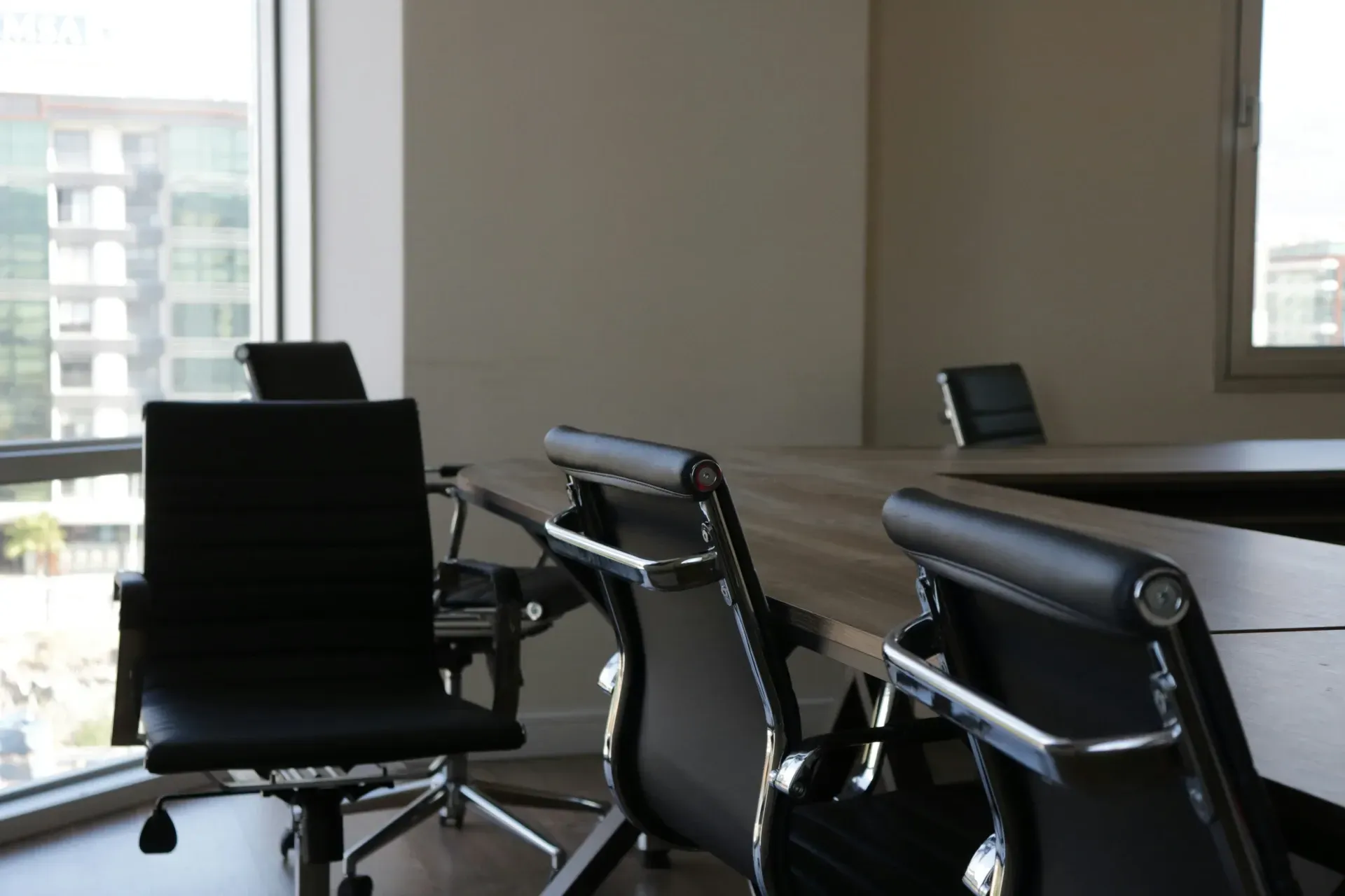 Why Law Firms Struggle with Retention Even When Pay is Competitive