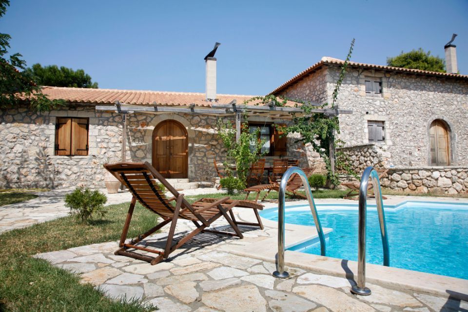 Piscina e sdraio