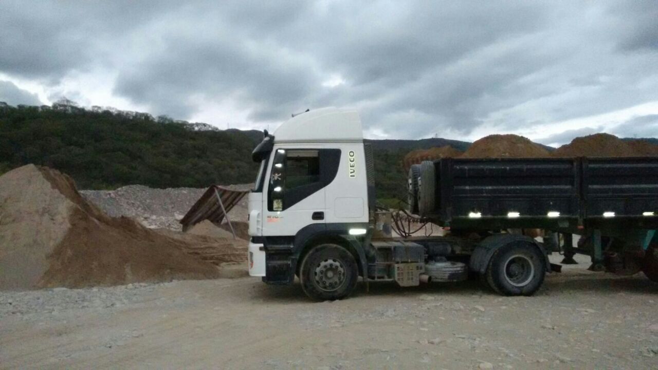 Áridos Hermanos Lozano SRL,