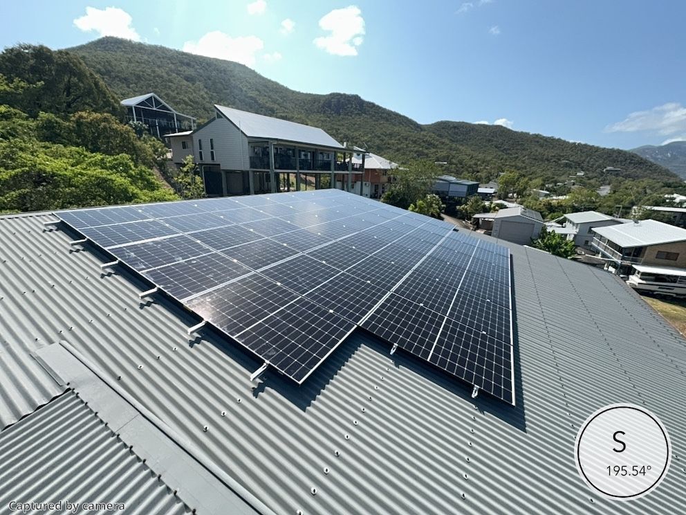 A House in Hydeaway Bay With A Lot Of Solar Panels On The Roof — Solar Power Whitsunday In Whitsundays, QLD