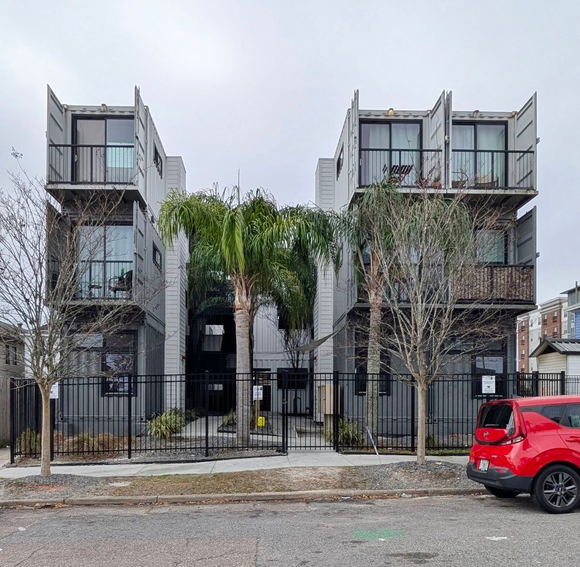 Ashley Lofts apartment exterior, Downtown Jacksonville, FL