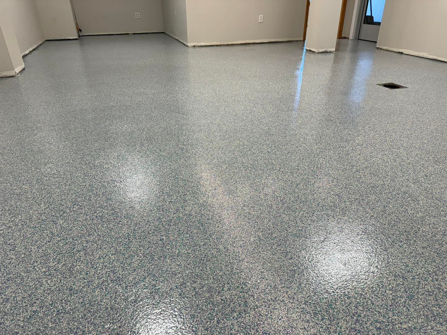 Custom color flake epoxy floor in Erie, PA