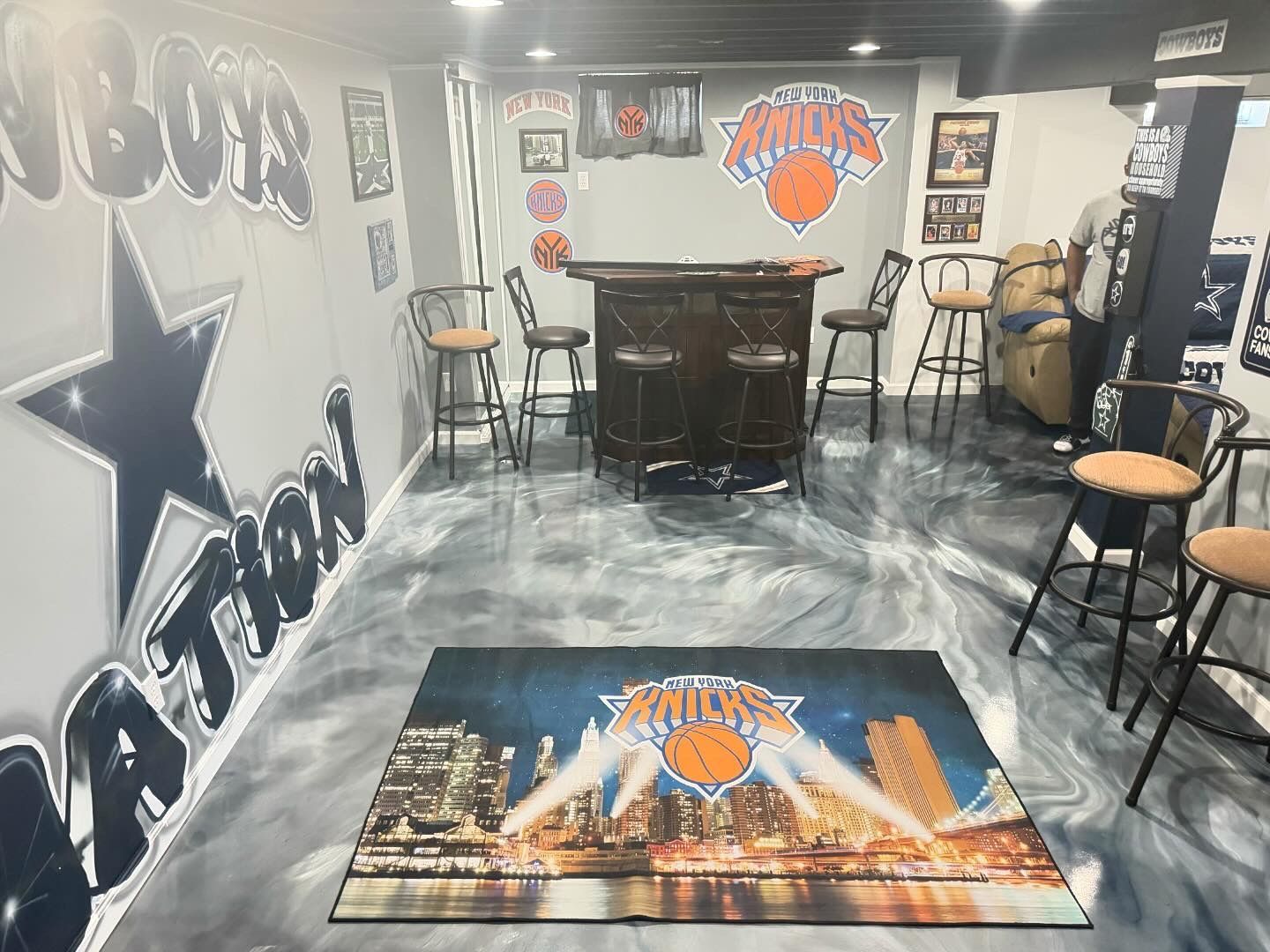 Metallic epoxy floor in commercial bar or restaurant Erie PA by 814 Epoxy