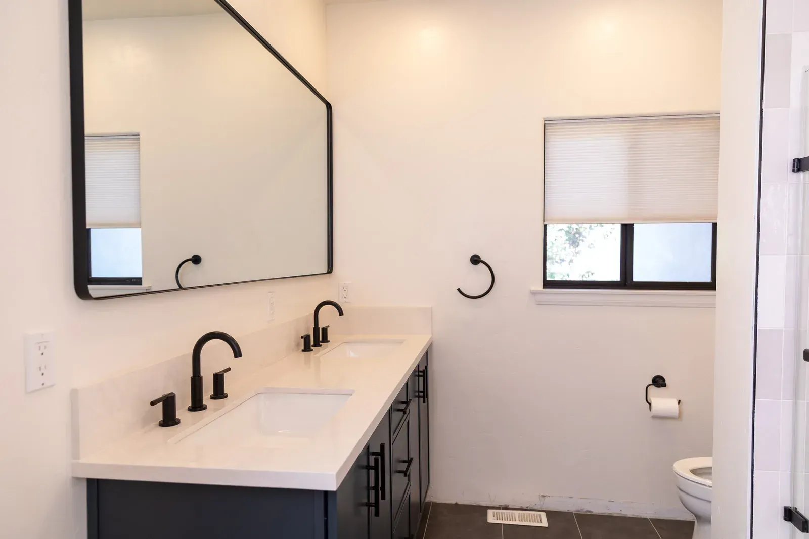 Rocky Ridge bathroom remodel vanity with mirrors