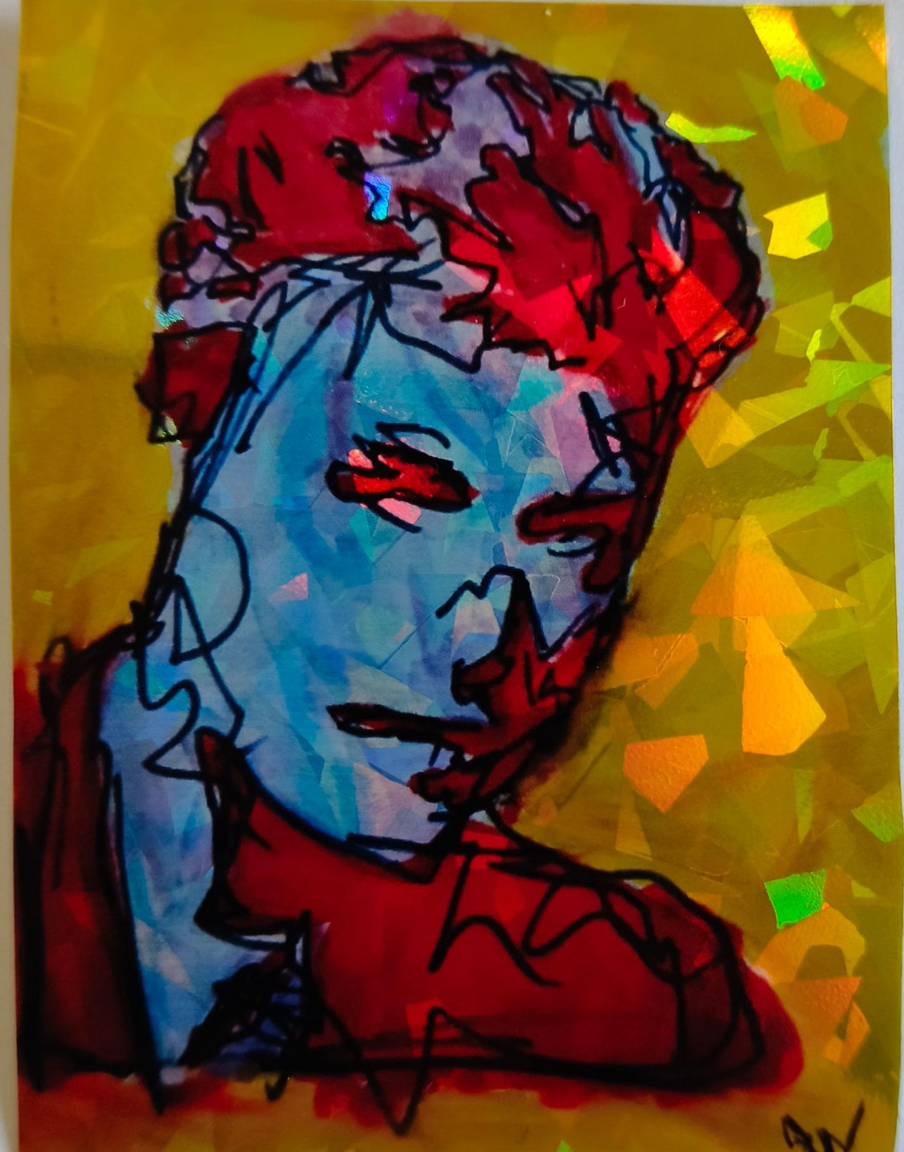 Sticker van expressionistisch portret David Bowie met felrood haar, blauwe huid en zwarte contouren, tegen gele achtergrond.