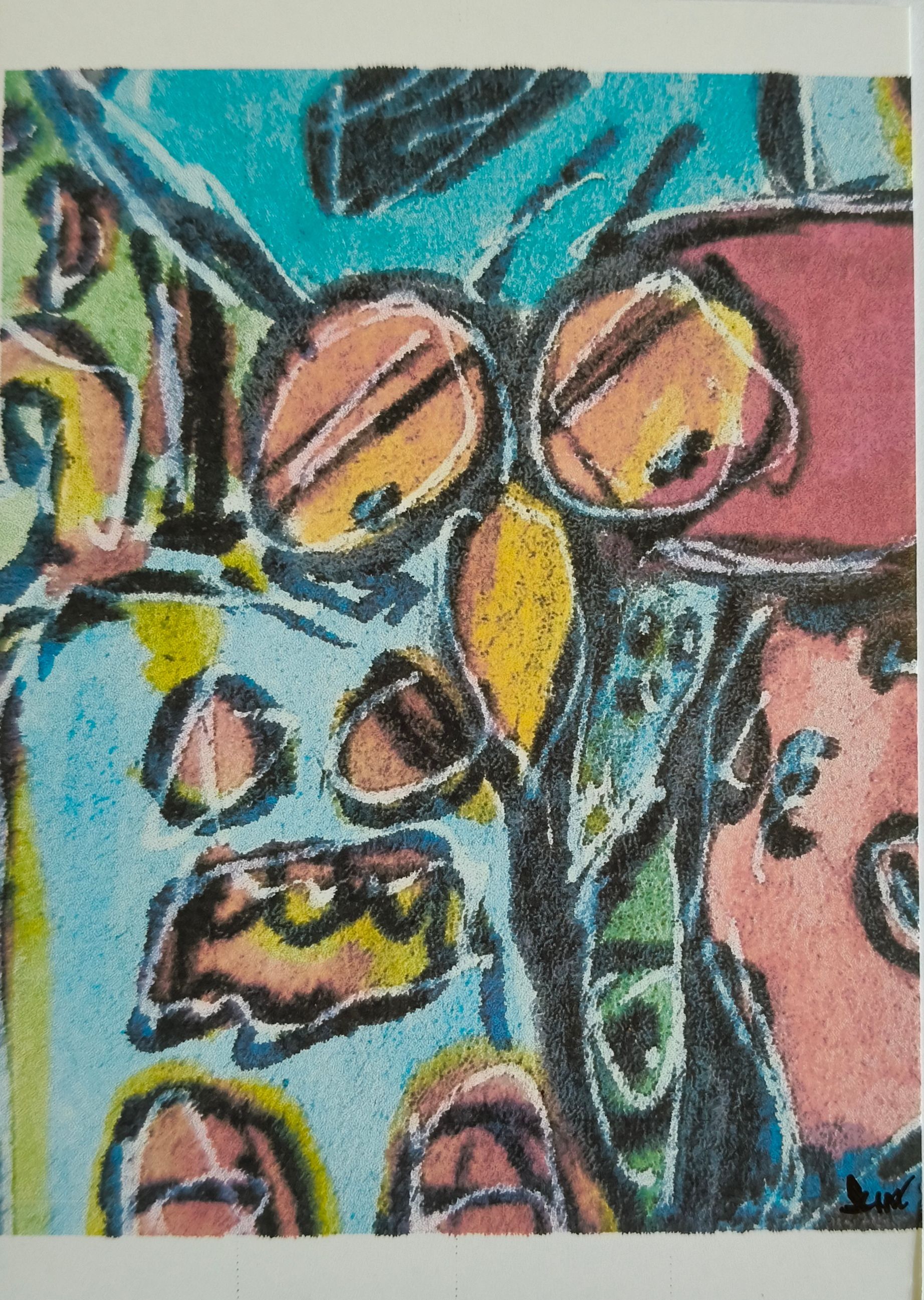 Postkaart van een abstracte tekening met surrealistische, maskerachtige gezichtsvormen.