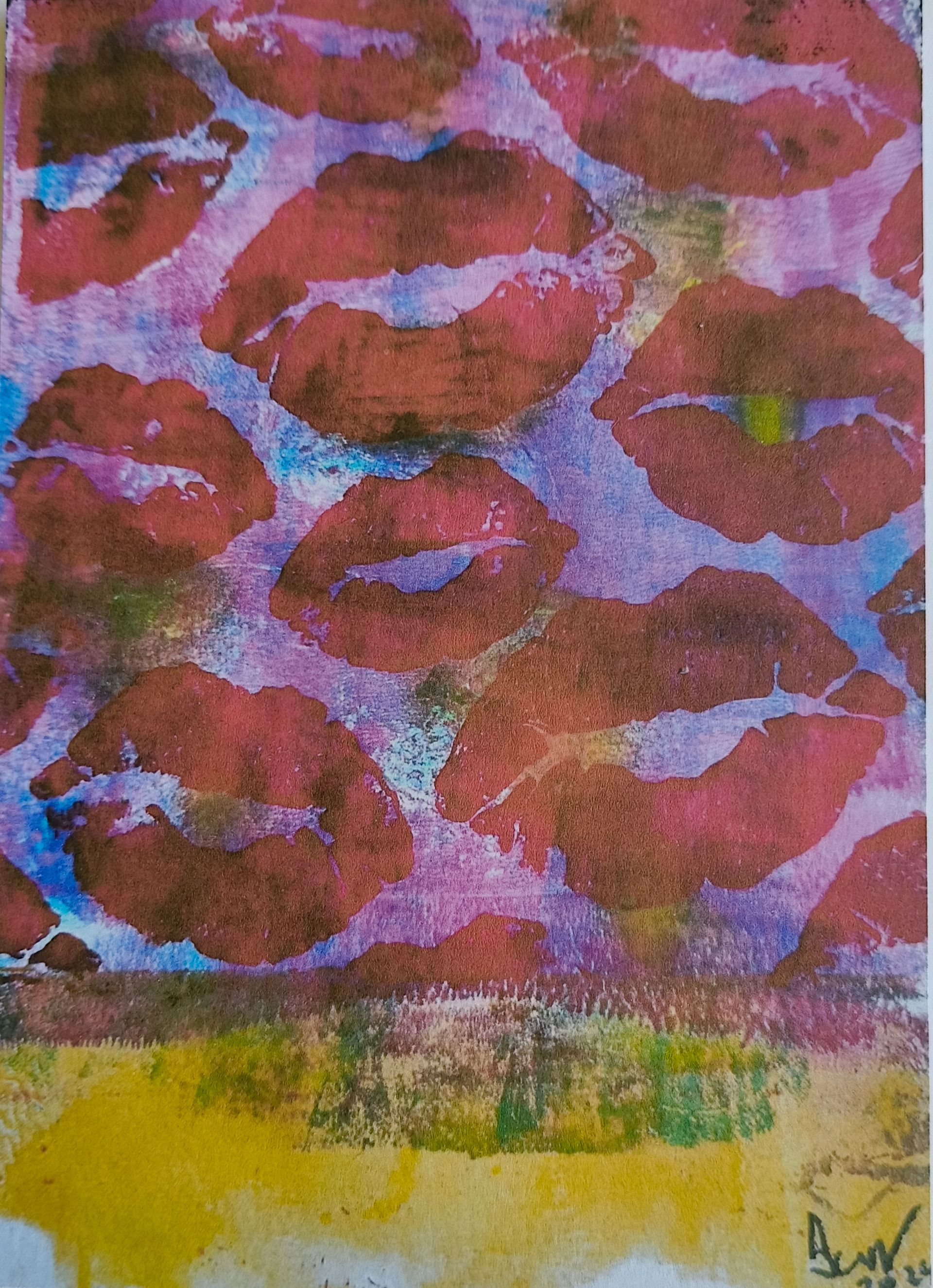 Postkaart van afdrukken van rode lippenstiftkusjes over een abstracte achtergrond in paars, blauw en geel.