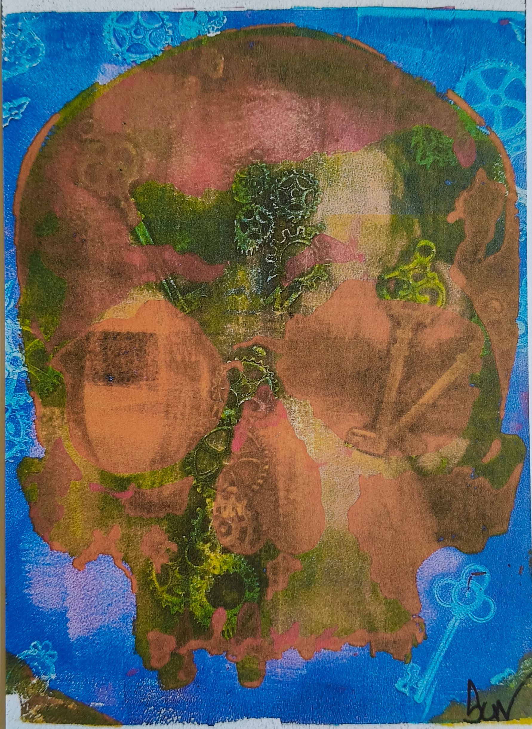 Postkaart van een schedel in aardetinten tegen een blauwe achtergrond, aangevuld met groen en sleutels met een patroon.