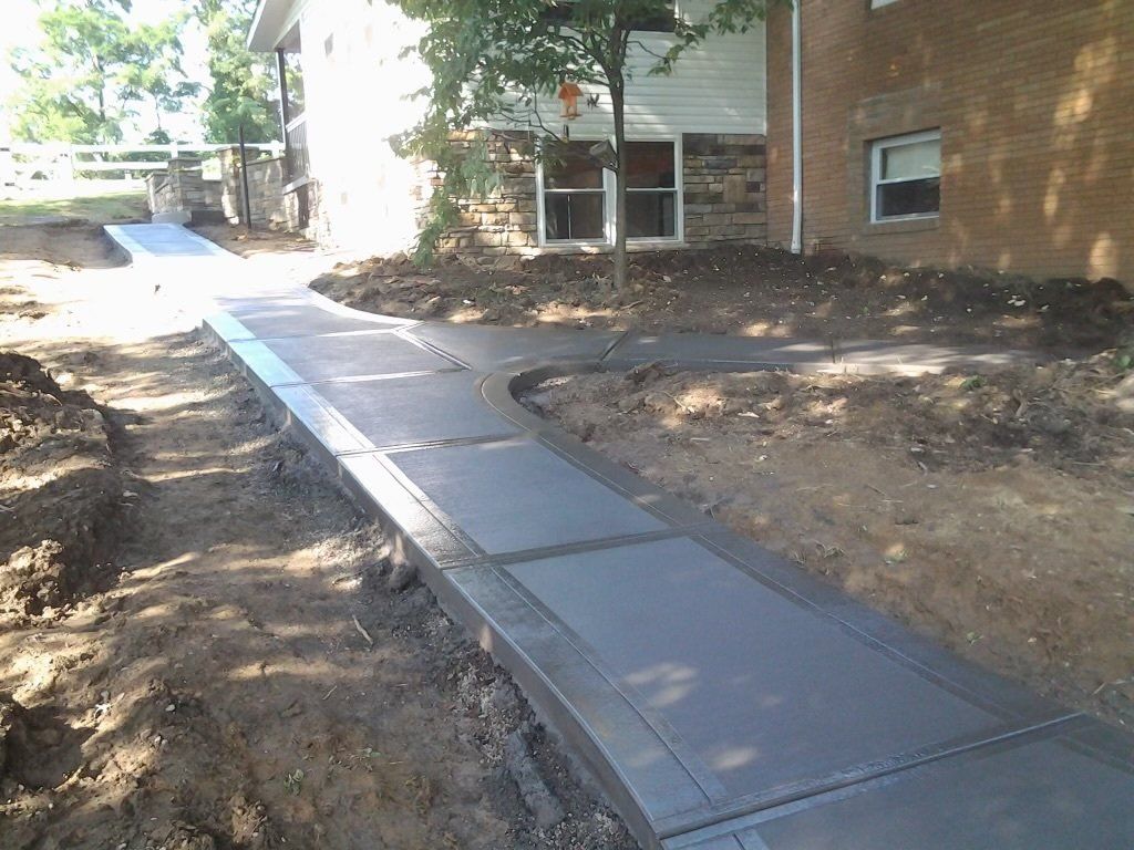 Sidewalk / Walkway