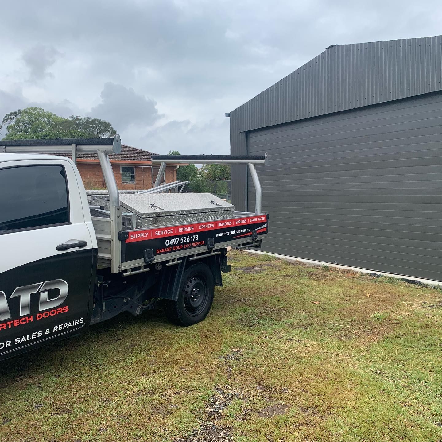 garage door supply Carrara