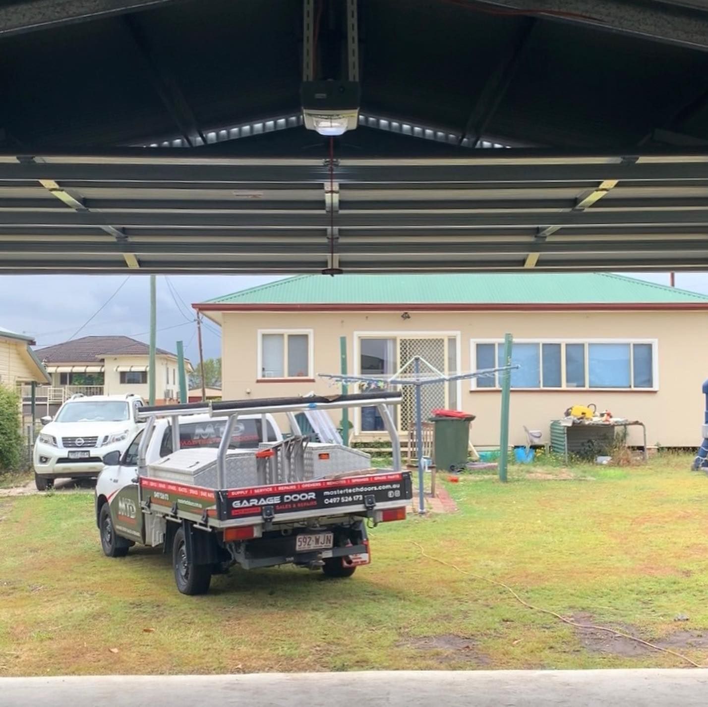 emergency garage door services Carrara