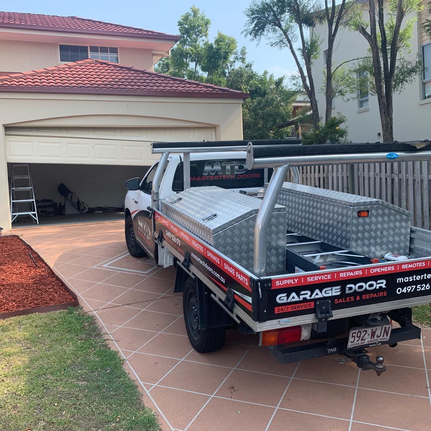garage door maintenance Carrara