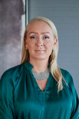 Angela Eiss