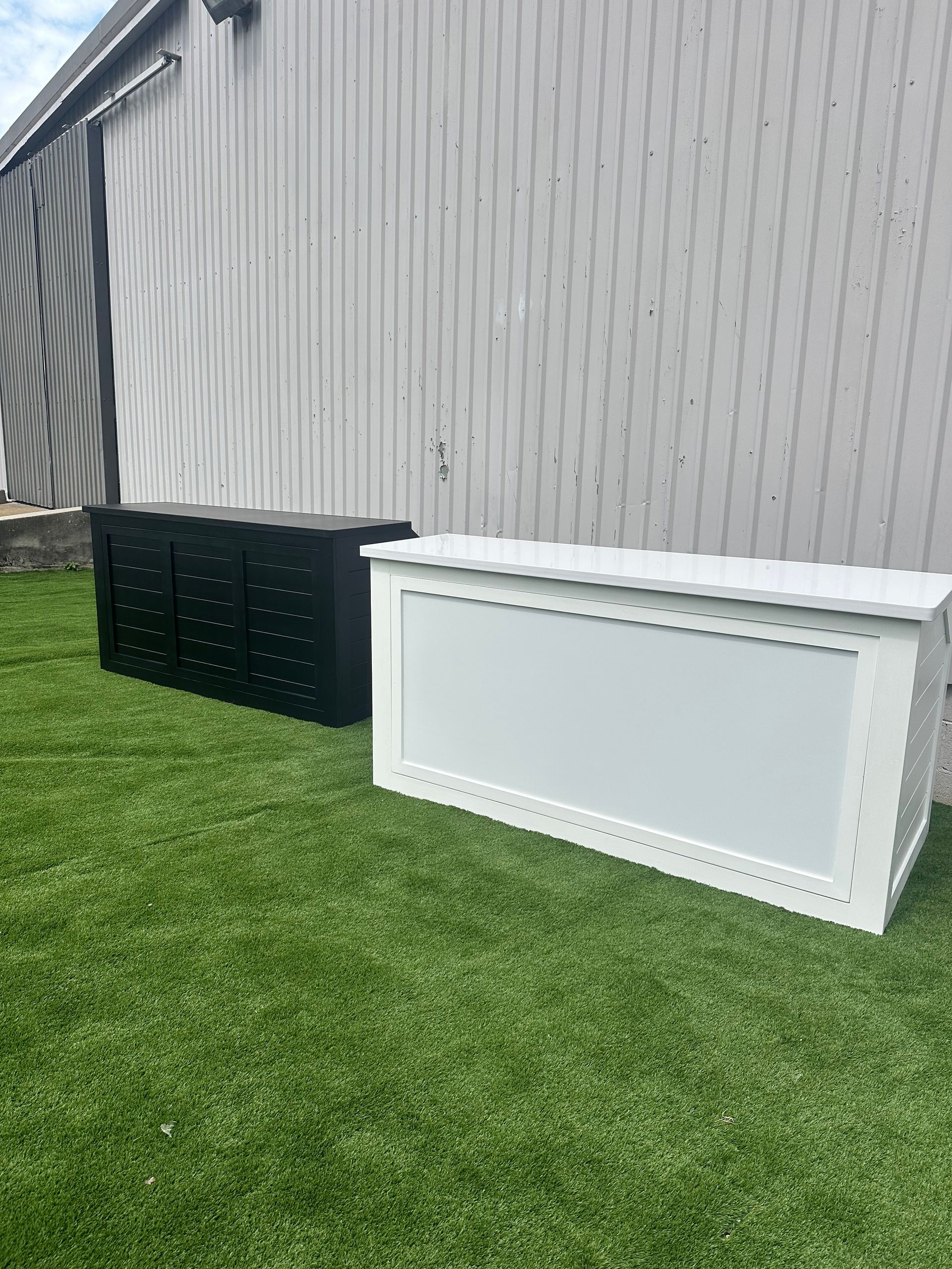 Foldable Reversible 7-foot bars (black and white)