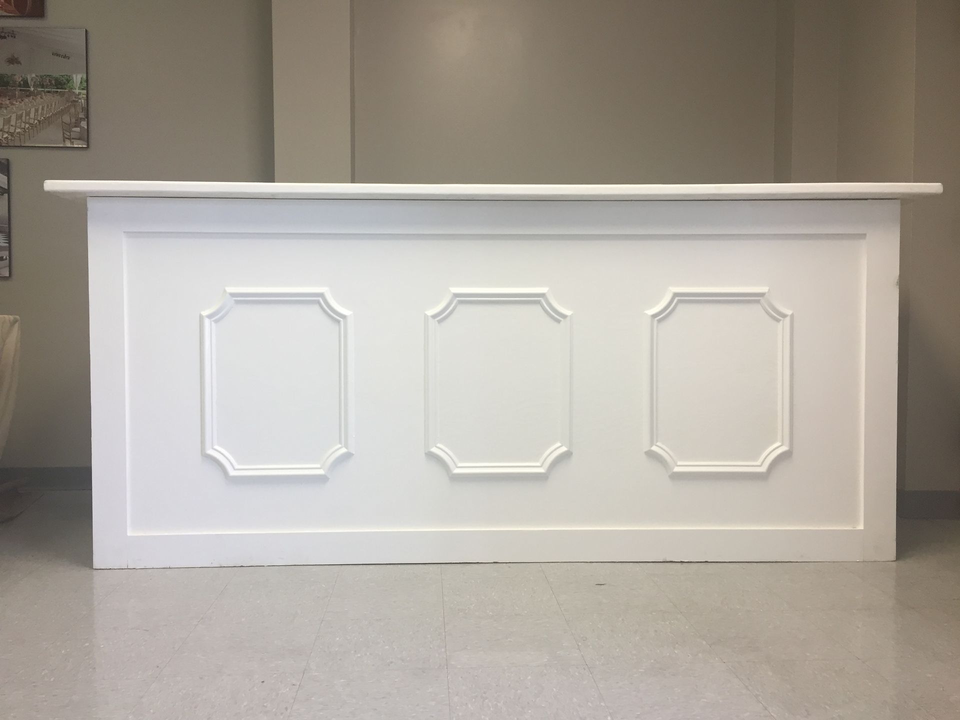 White Wood Bar