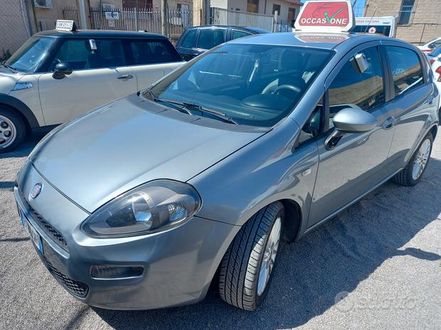 Fiat Punto grigia in vendita all'autofficina a Palermo