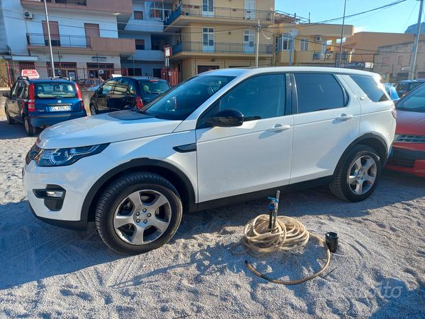 Land Rover Discovery bianco in vendita a Palermo