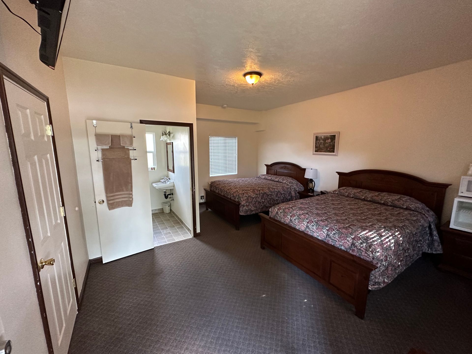 2 beds