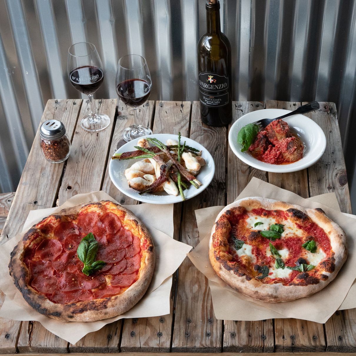 wine and pizza winery with food