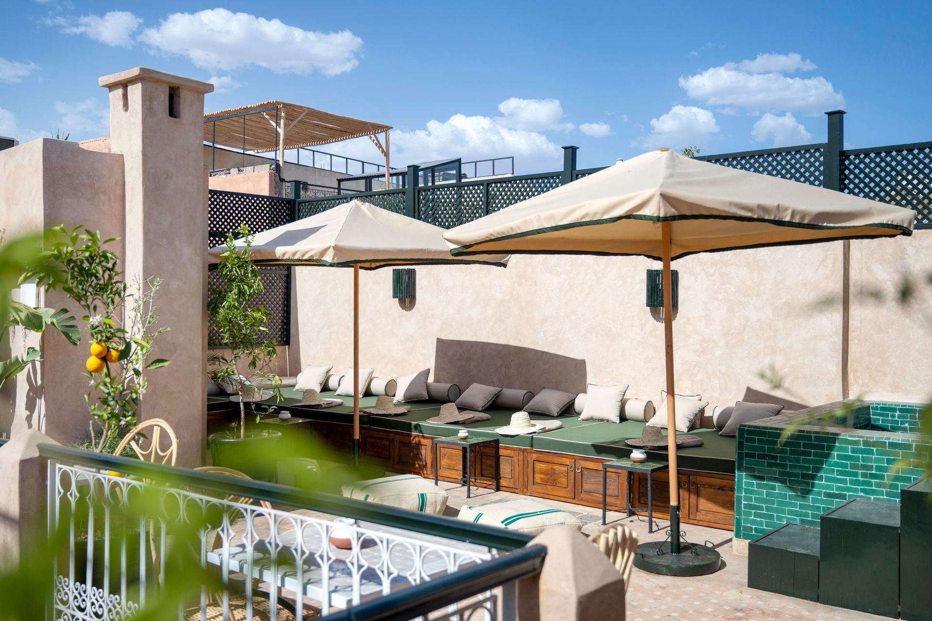 La terrasse sur le toit de Bab Akoul Medina, à quelques minutes des souks de Marrakech