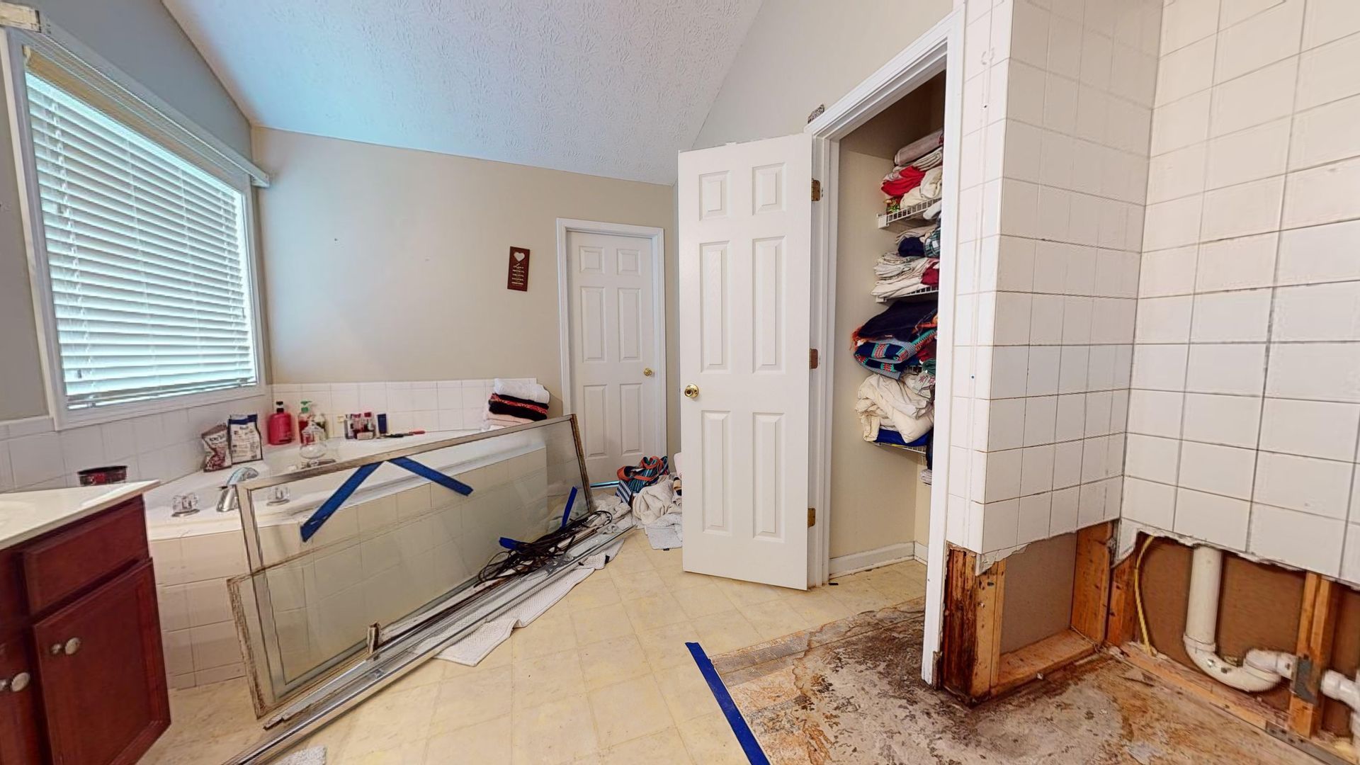 Reconstruction in bathroom in Mcdonough GA