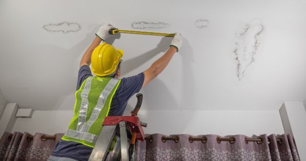 Does Homeowners Insurance Cover Water Damage from a Leaky Roof