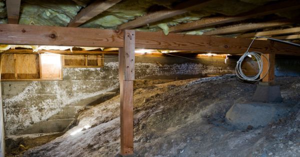 How to Tackle Water in Your Crawl Space?