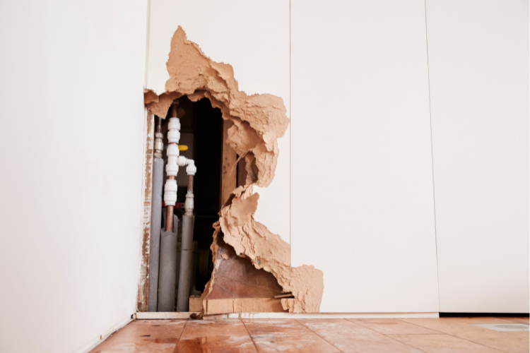 Stockbridge Burst Pipe Incident: Home Restoration