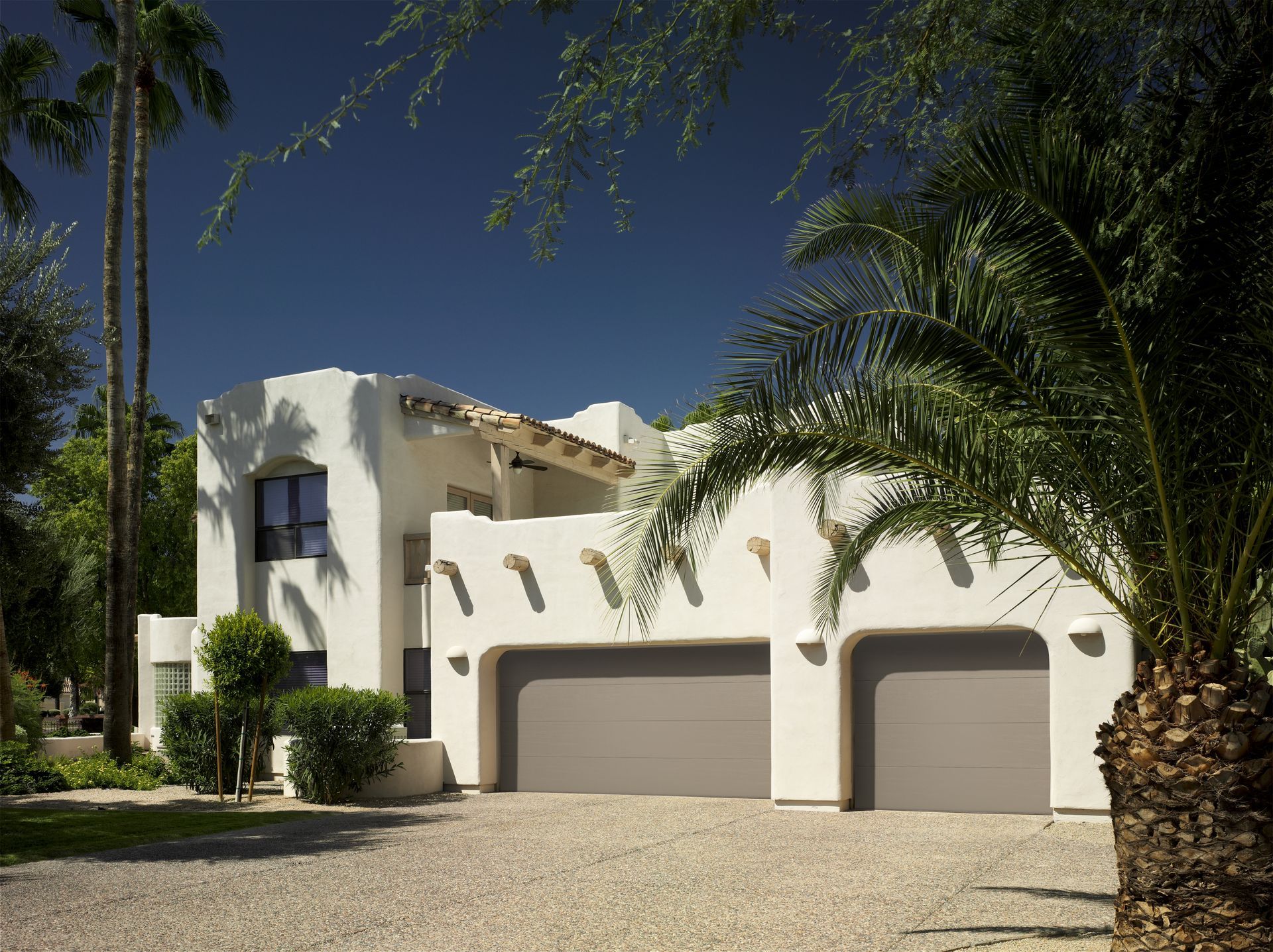 Amarr Lincoln Ribbed Flush Design