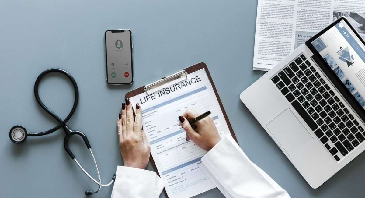 does life insurance go through probate