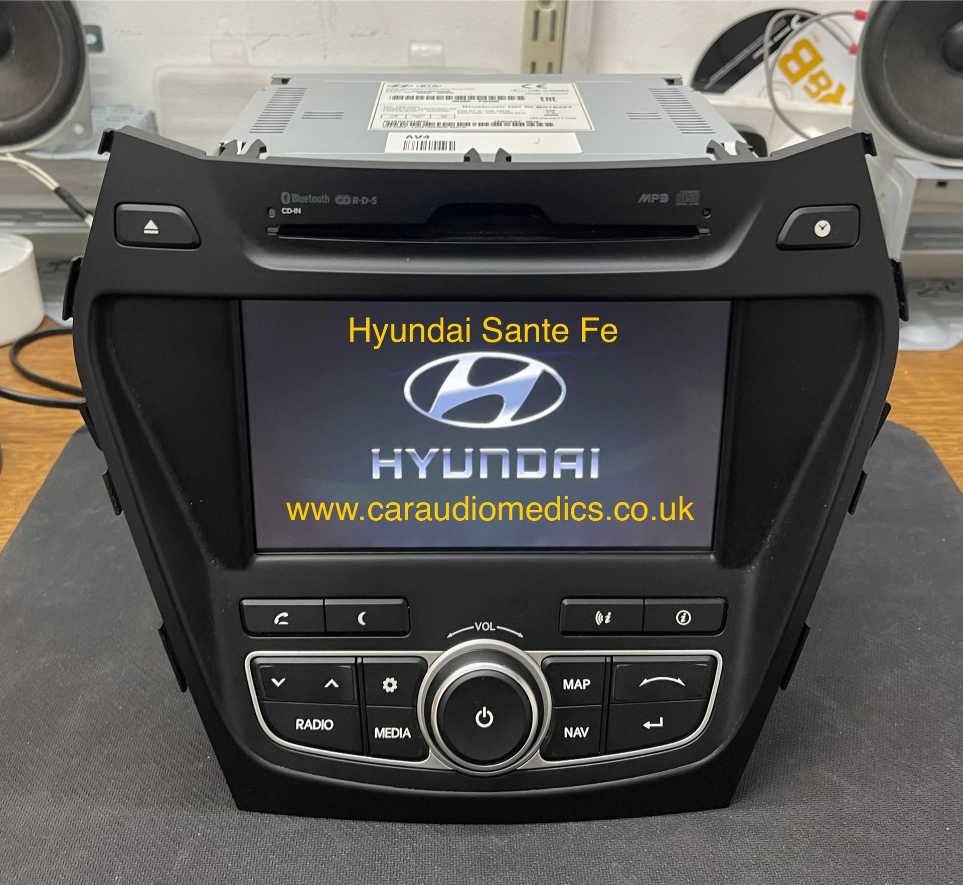 Hyundai Sante Fe Repair www.caraudiomedics.co.uk
96560-2W200 LAN2100EHDM
Repair blank screen / illegible lines
Touchscreen not working
Not powering up
CD not working