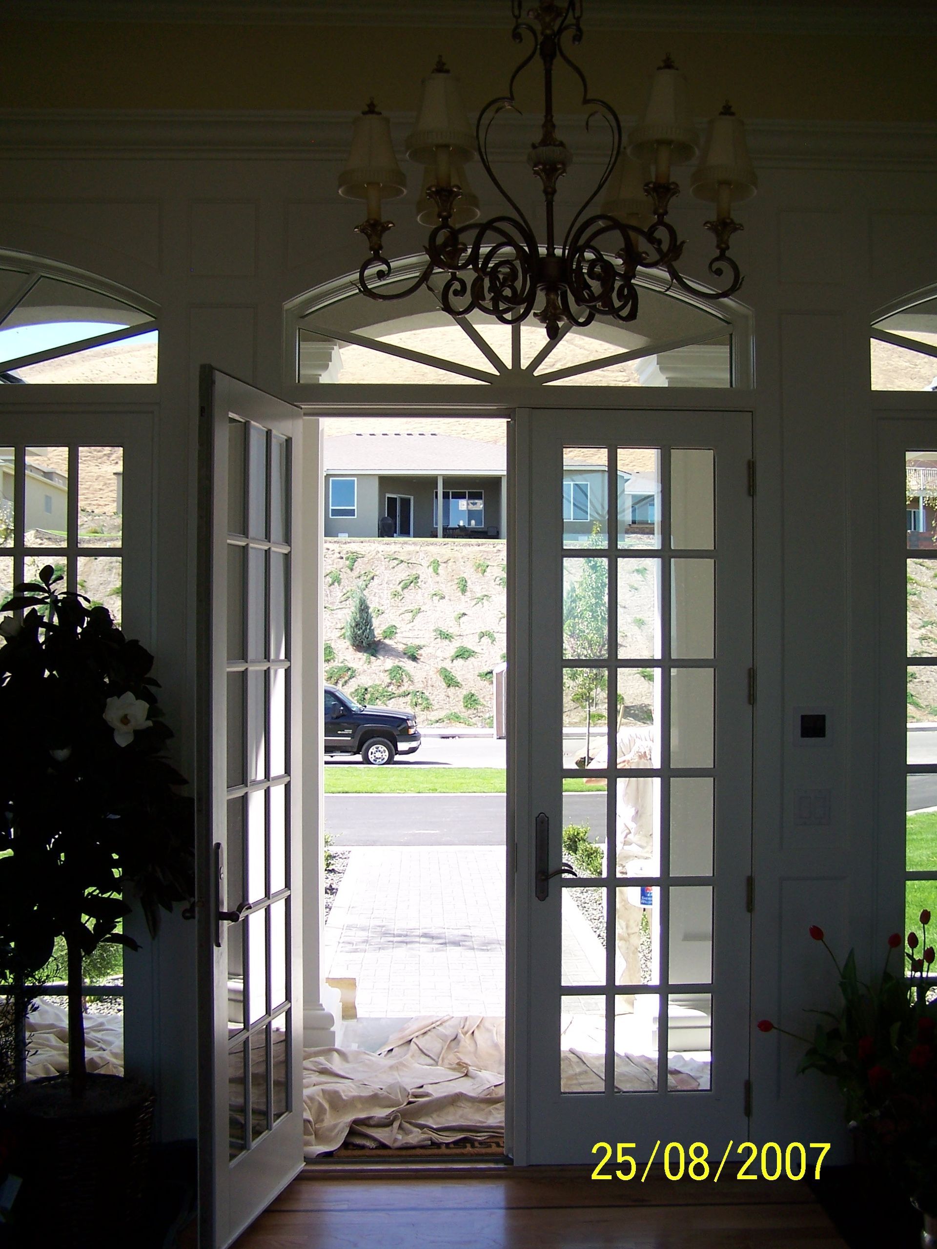 A picture of a house was taken on 25/08/2007