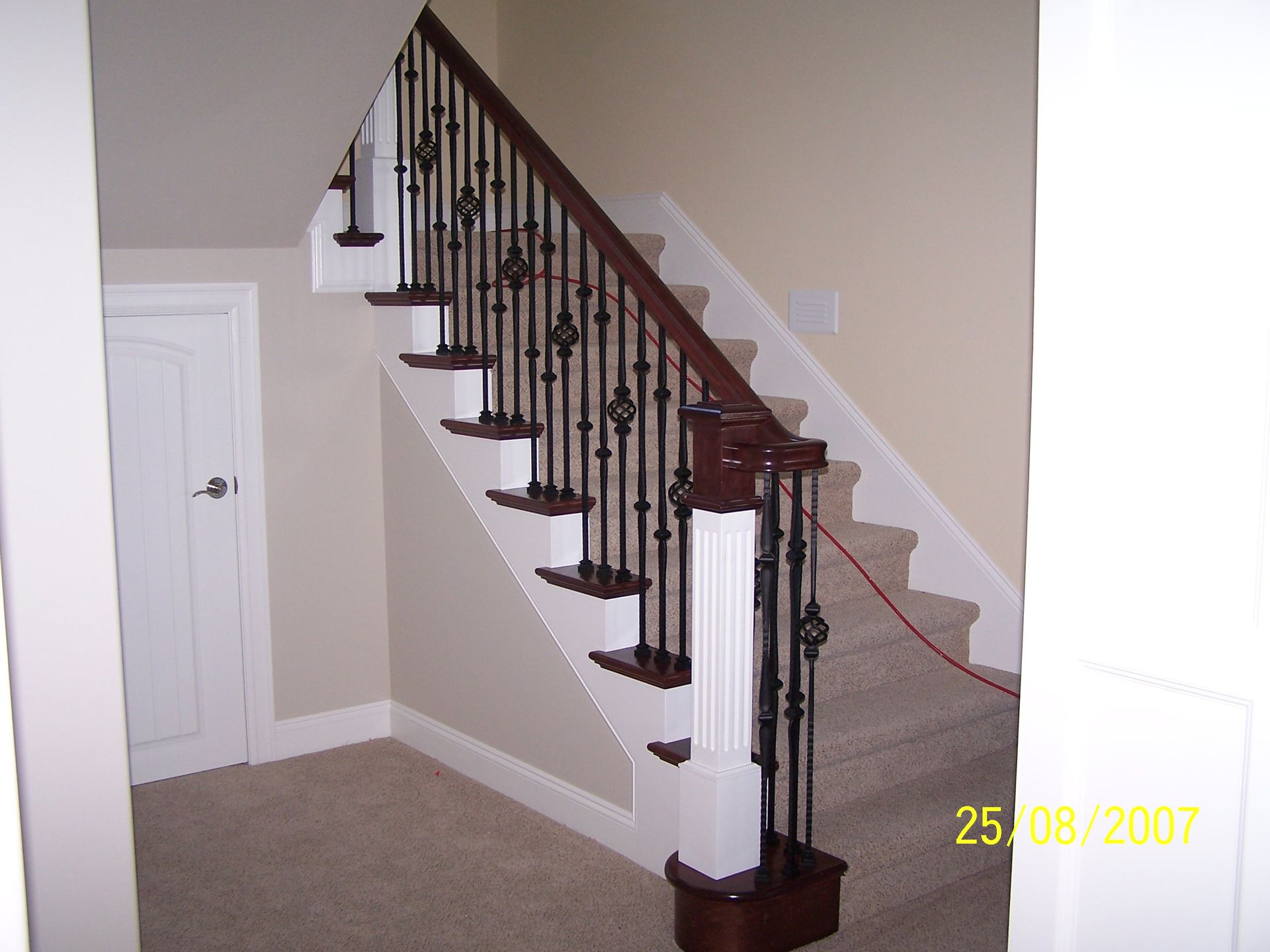 A picture of a staircase was taken on 25/06/2007