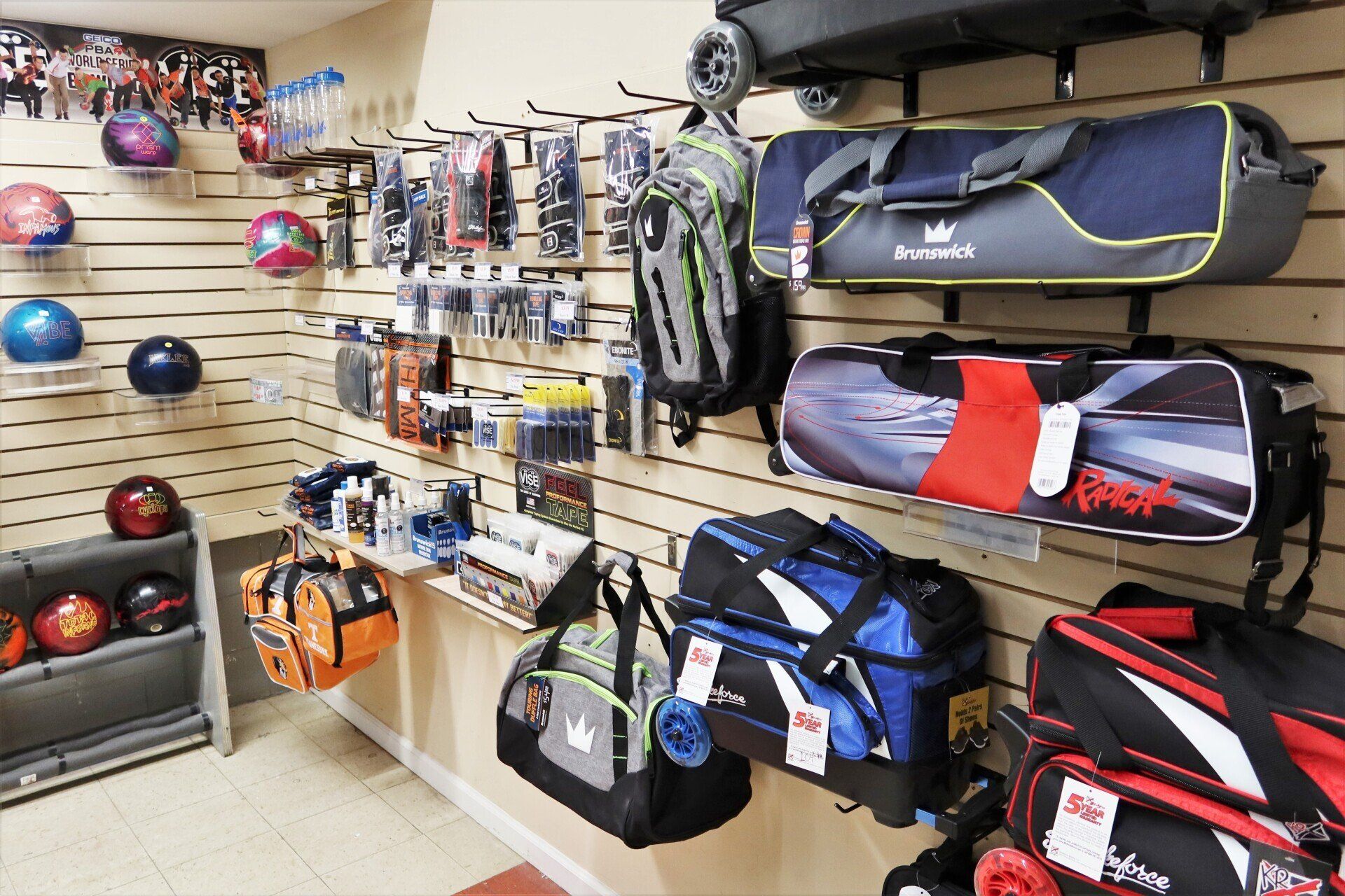 Oak Ridge Bowling Pro Shop Bowling Bag Wall