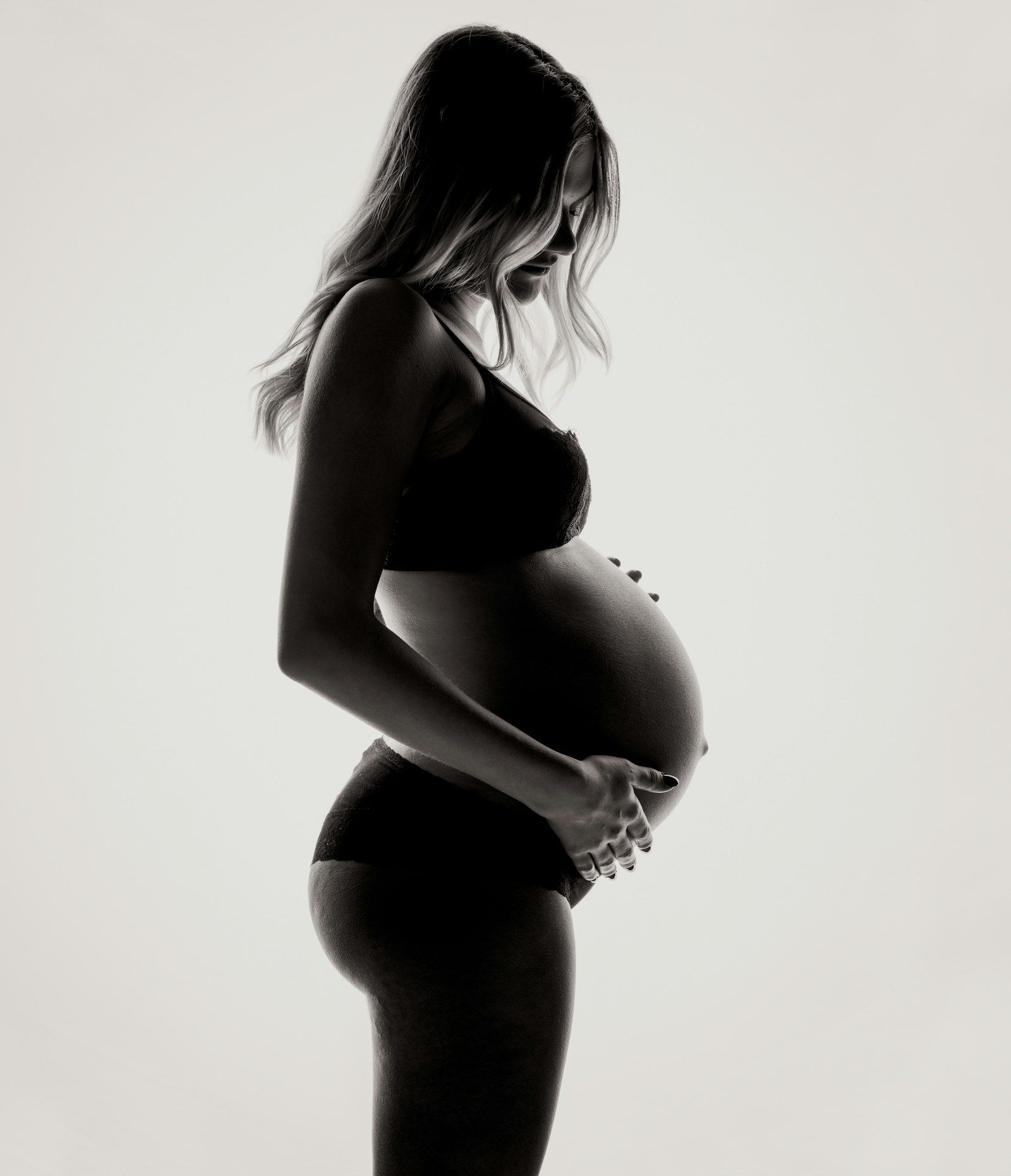 Silhouette of a pregnant woman