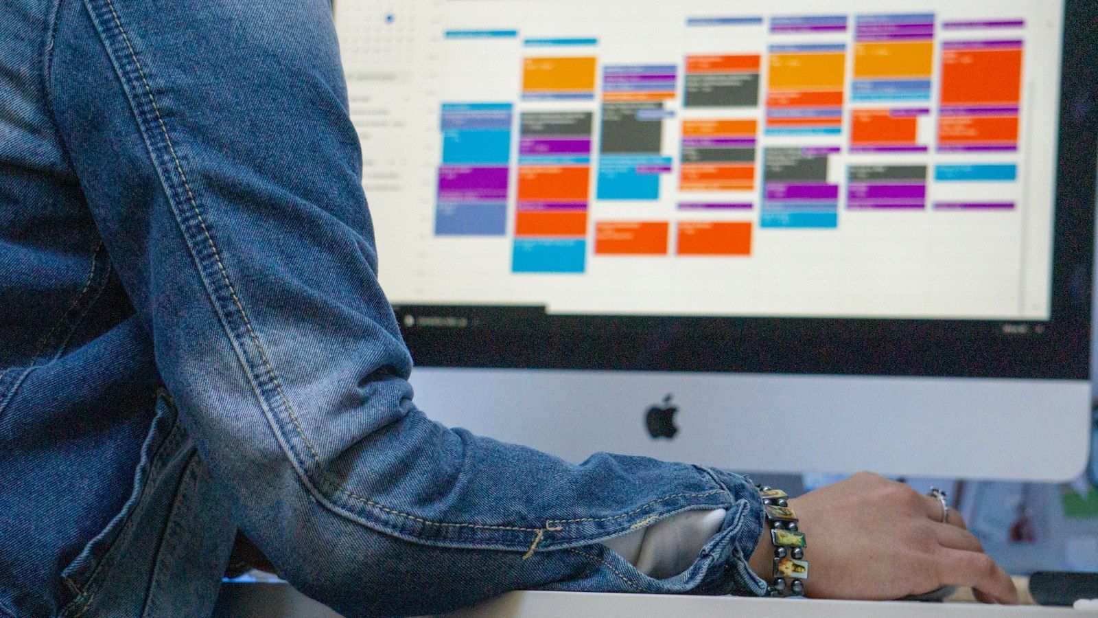 Digital calendar on a computer screen