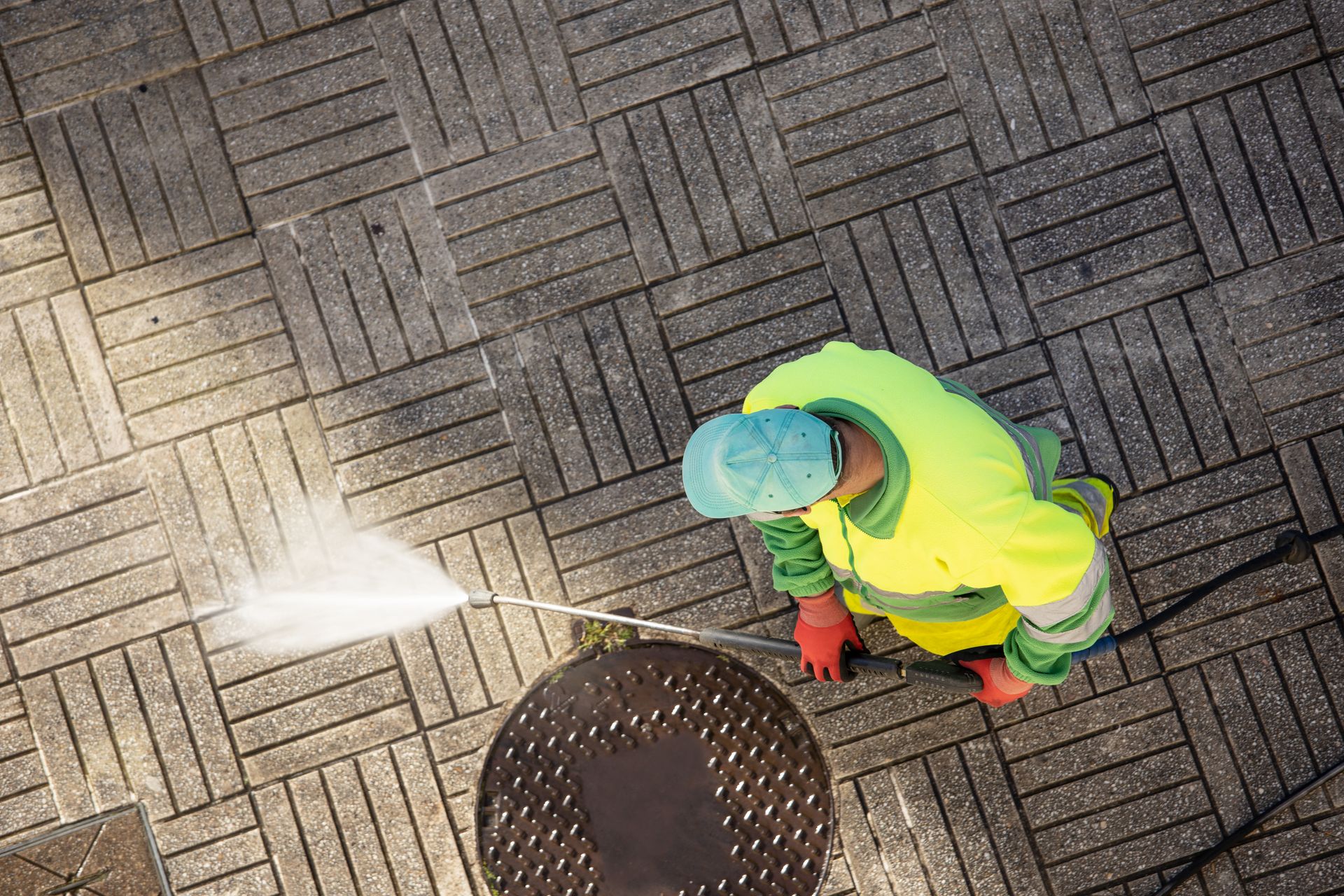 The Benefits of Pressure Washing Sidewalks