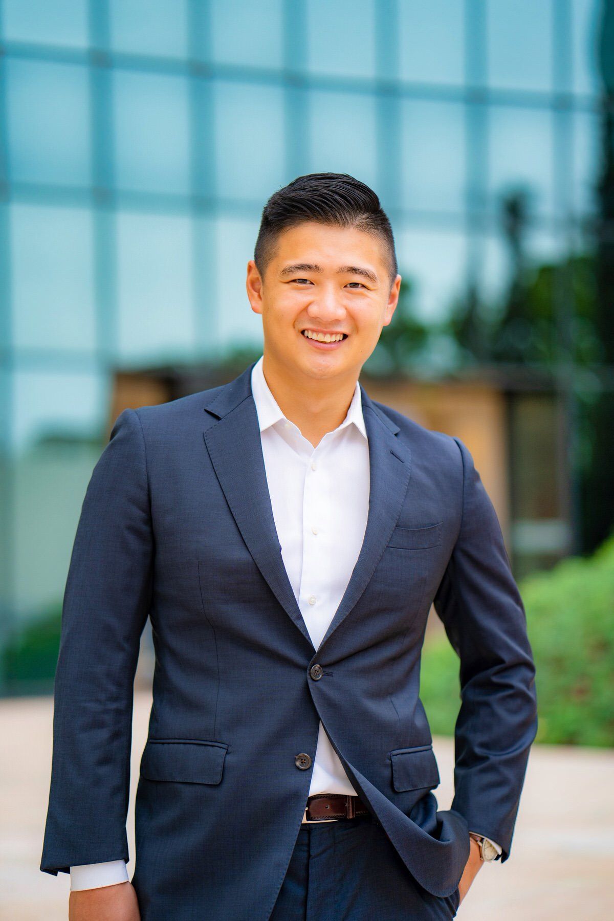 modern corporate headshot — contemporary professional headshot example with clean minimalist style