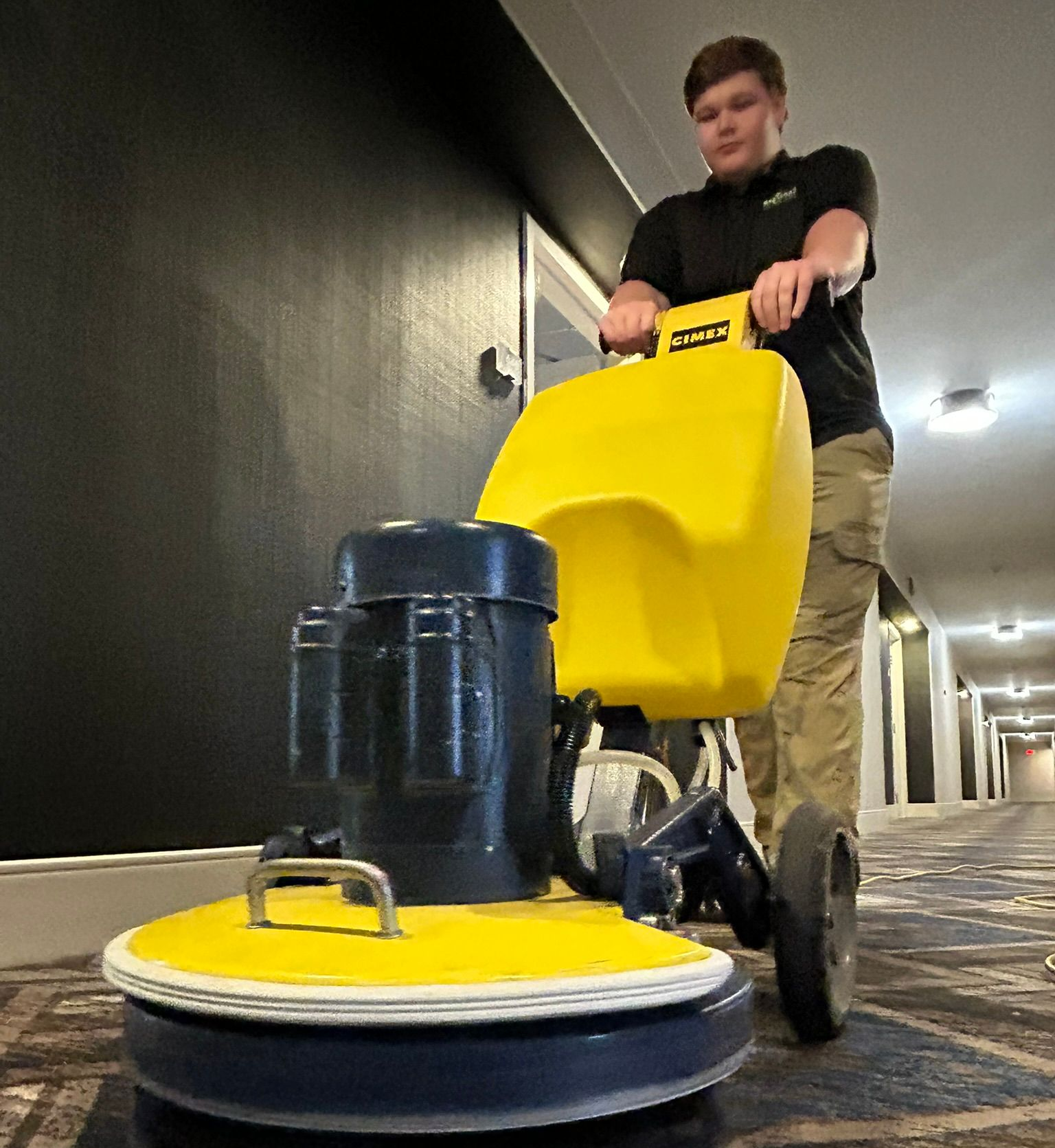 Commercial carpet cleaner Commercial carpet cleaner