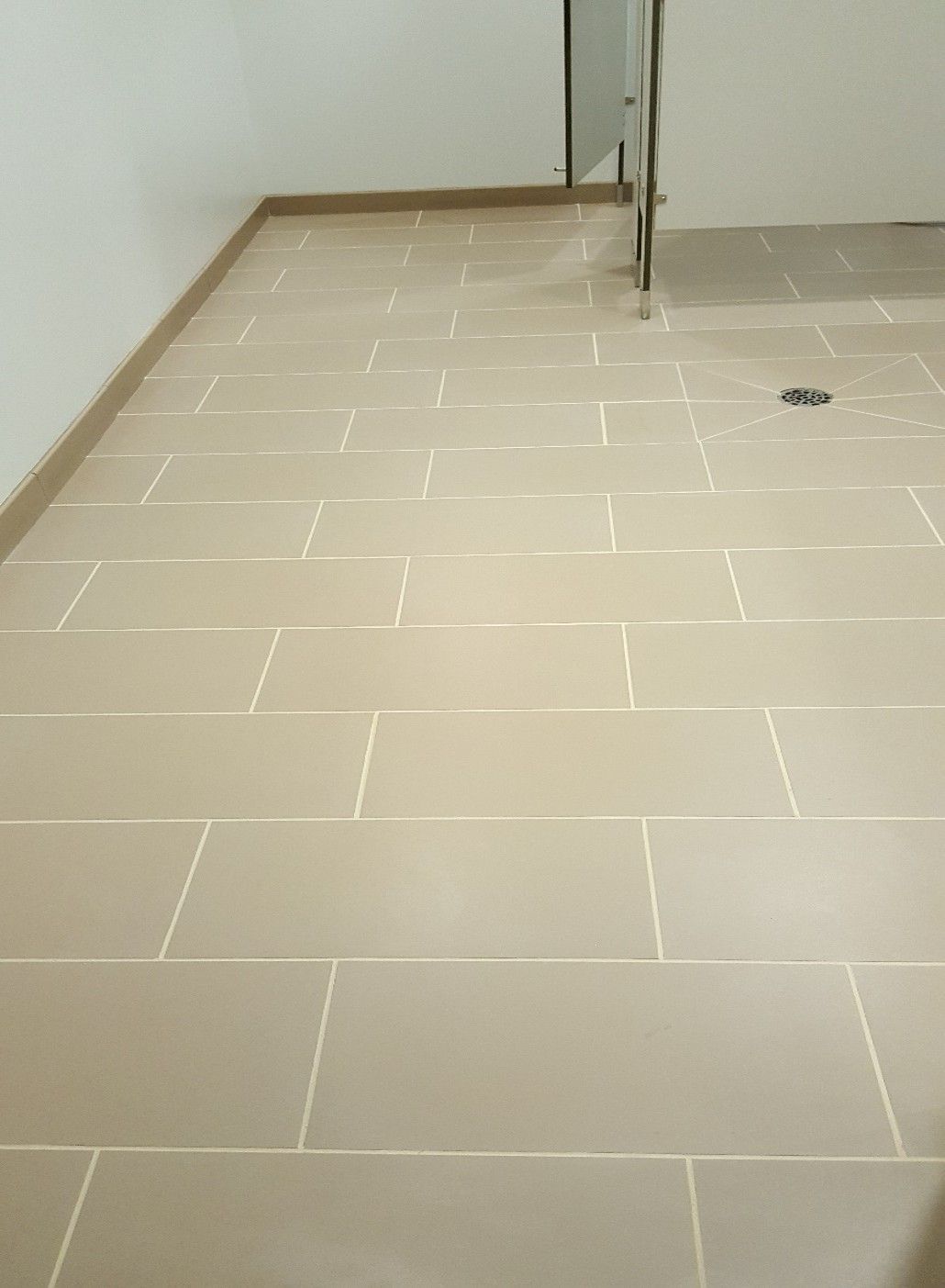 Cream-colored floor tiles Cream-colored floor tiles