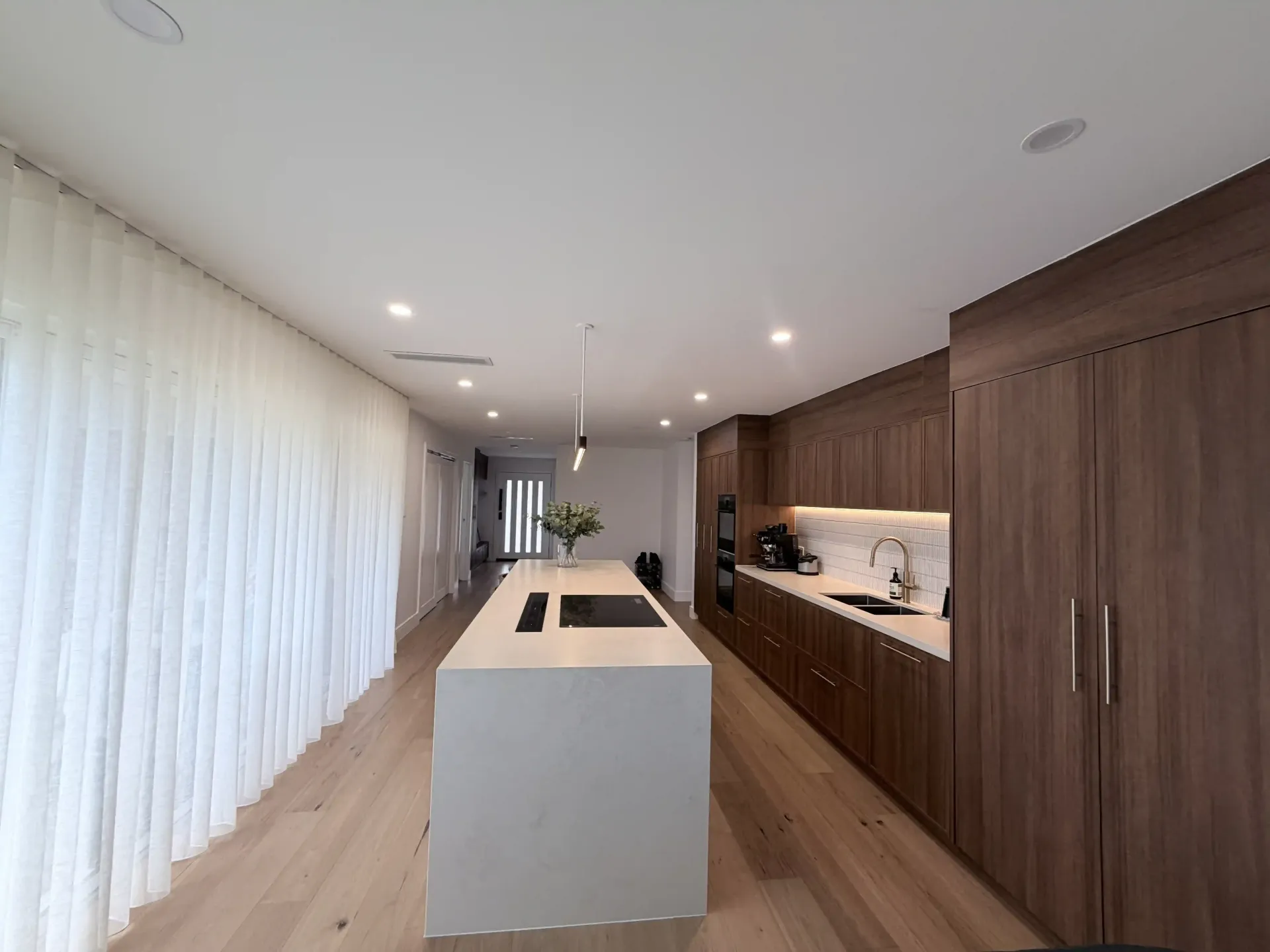 Kitchen side view - Viper Builders