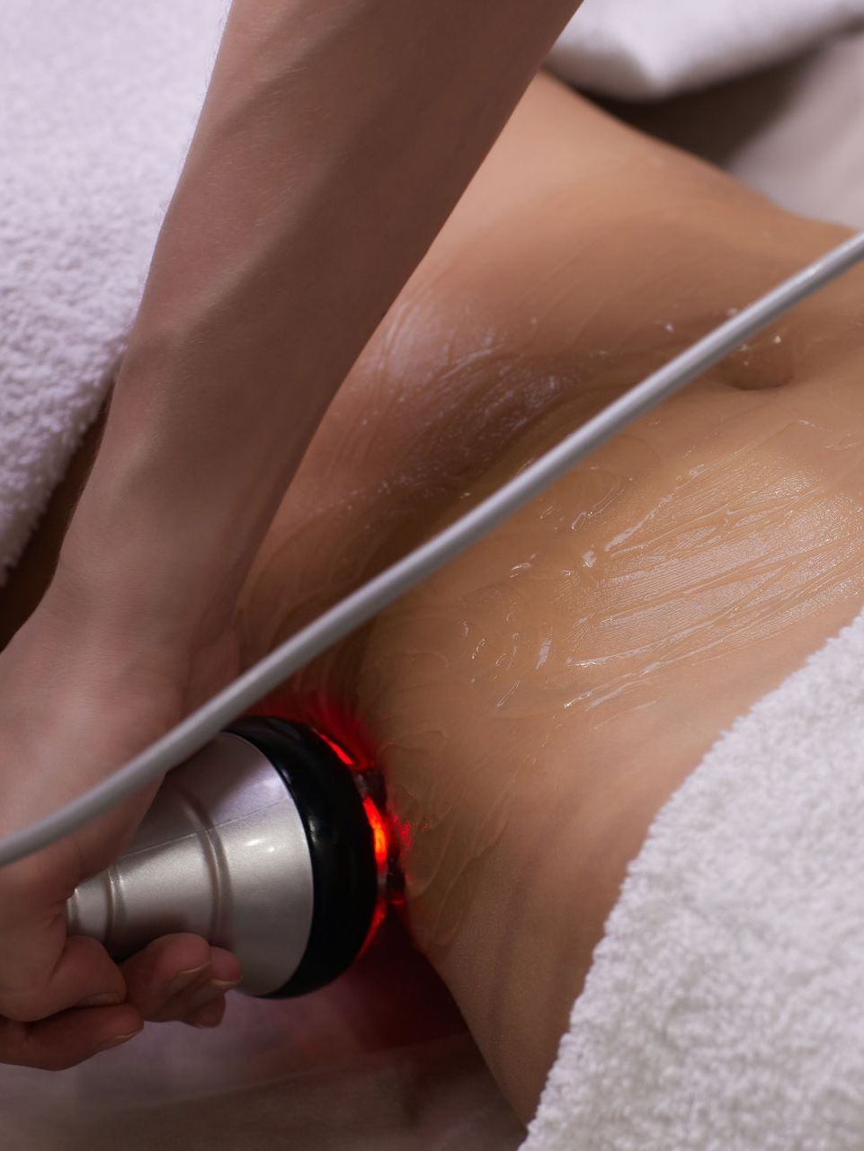 patient receiving cavitation treatment